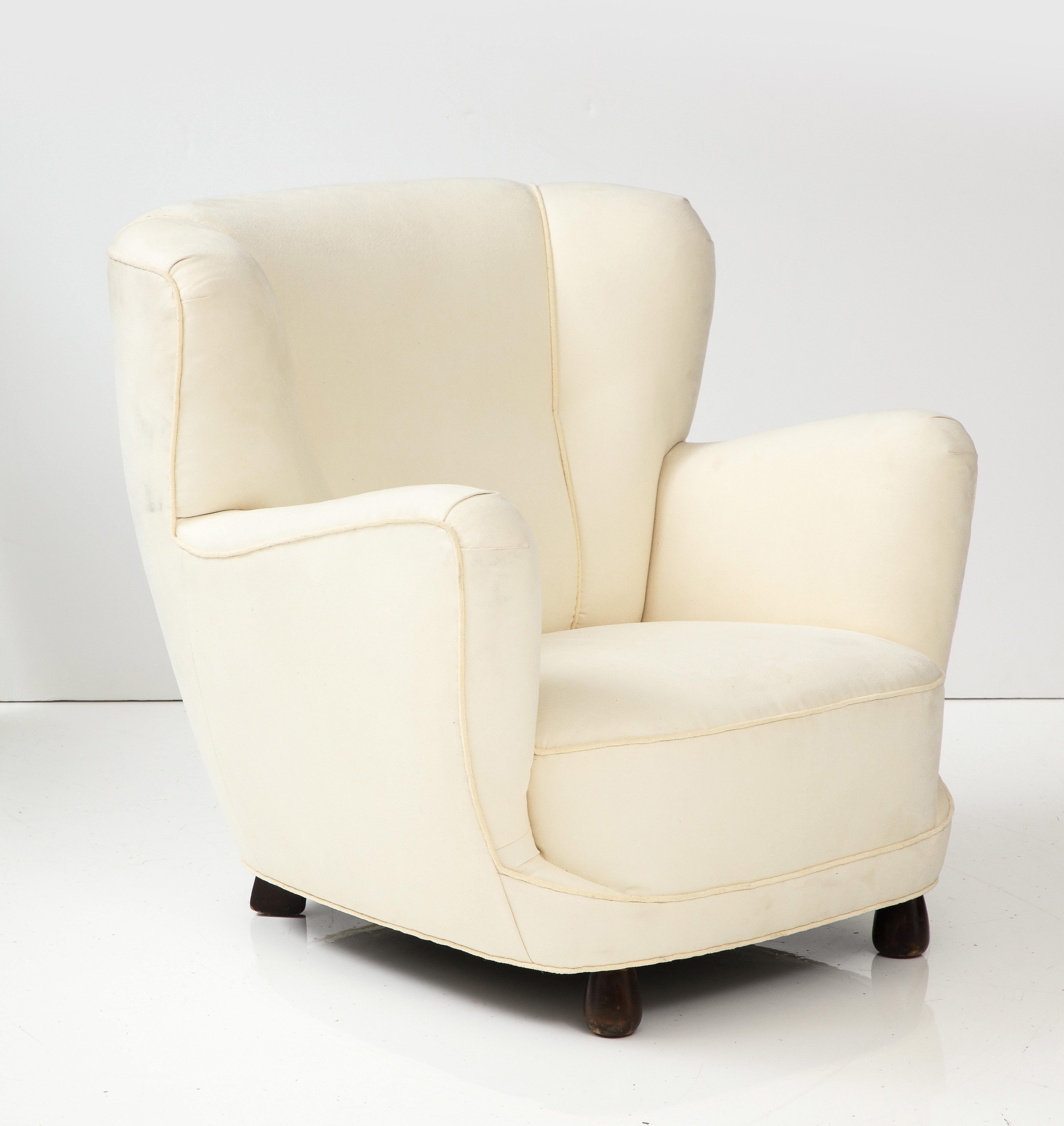 Danish Upholstered Club Chair in Muslin, 1940's For Sale 9