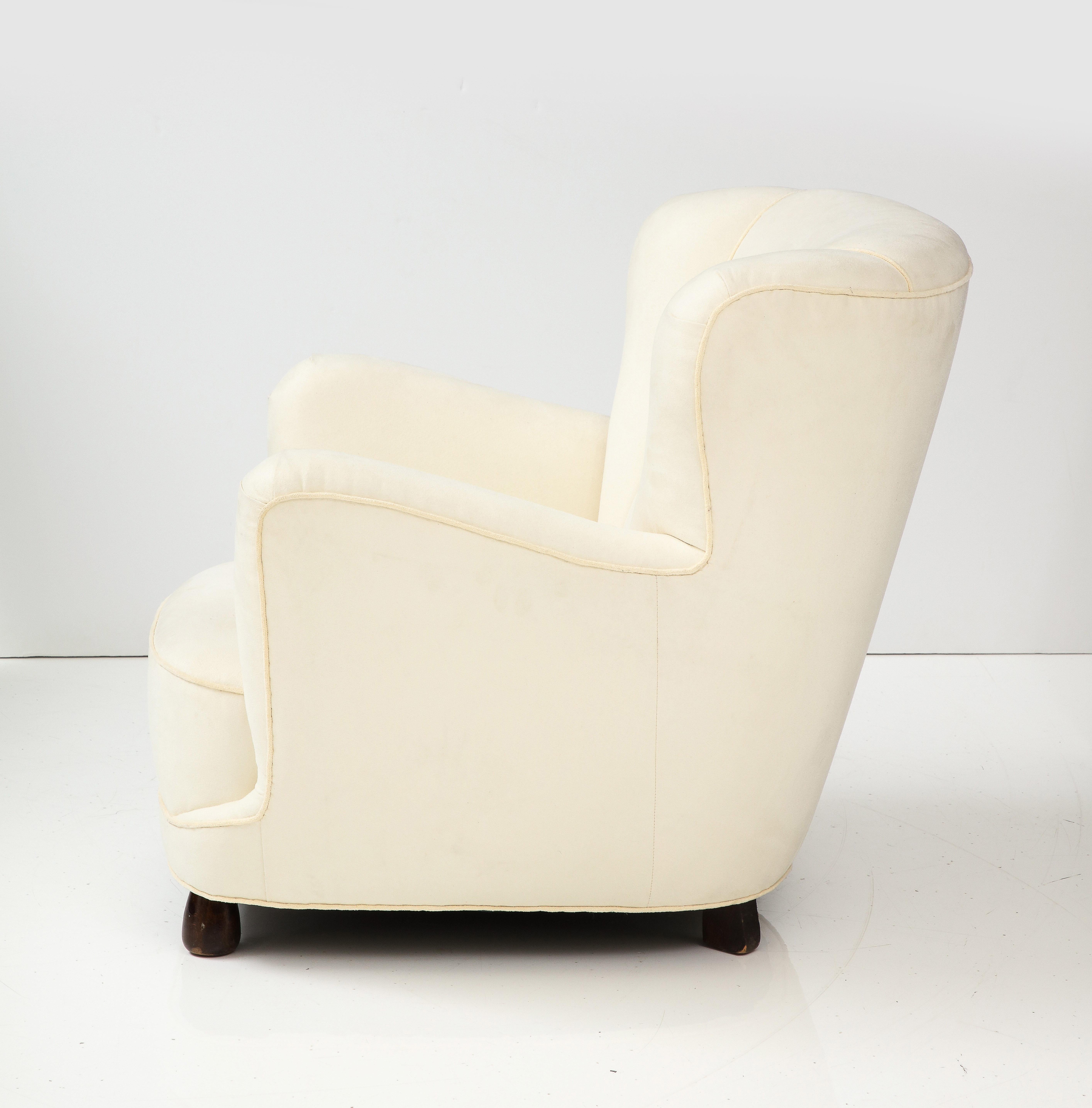 Danish Upholstered Club Chair in Muslin, 1940's For Sale 3