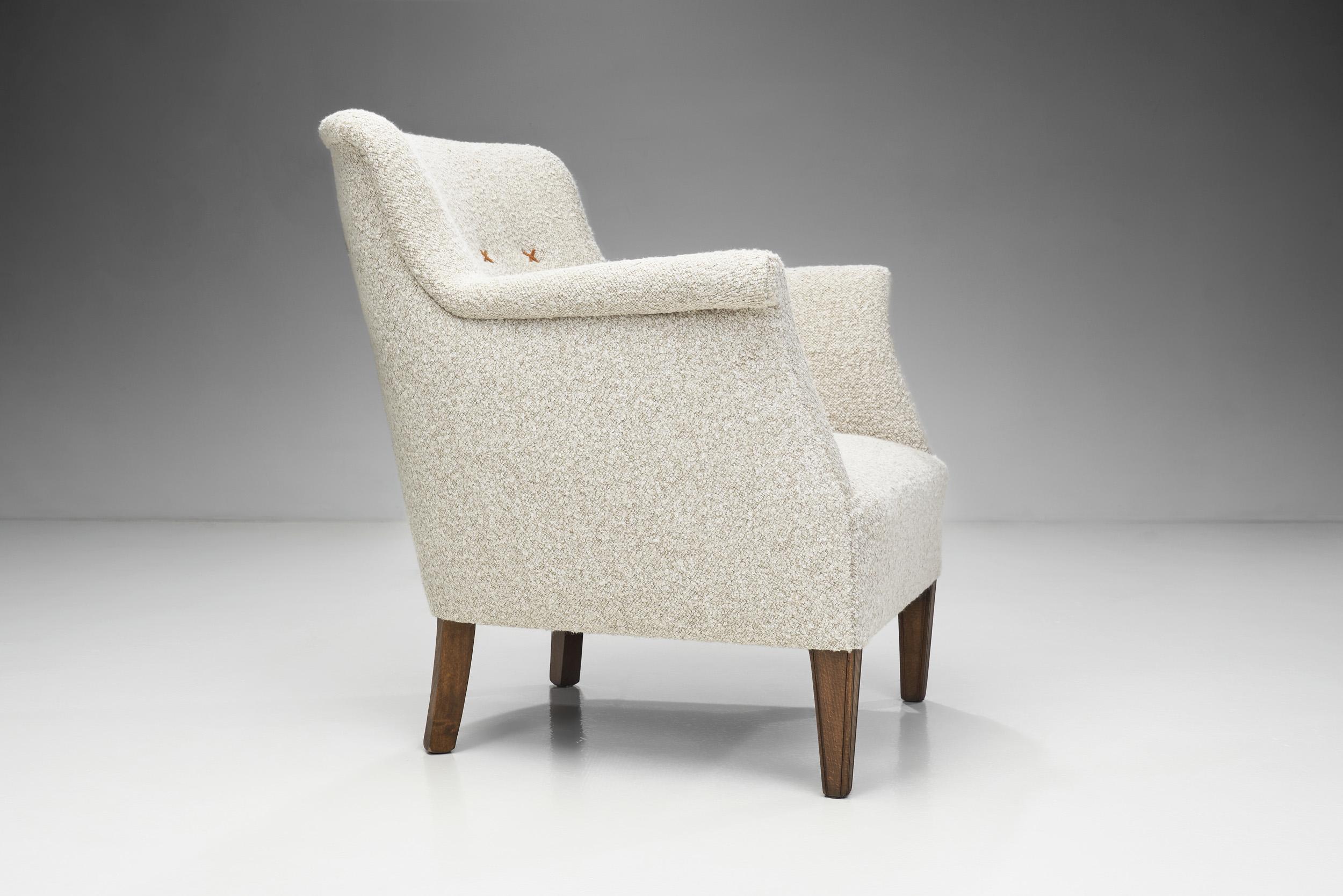 Danish Upholstered Easy Chair with Beech Legs, Denmark 1940s For Sale 5