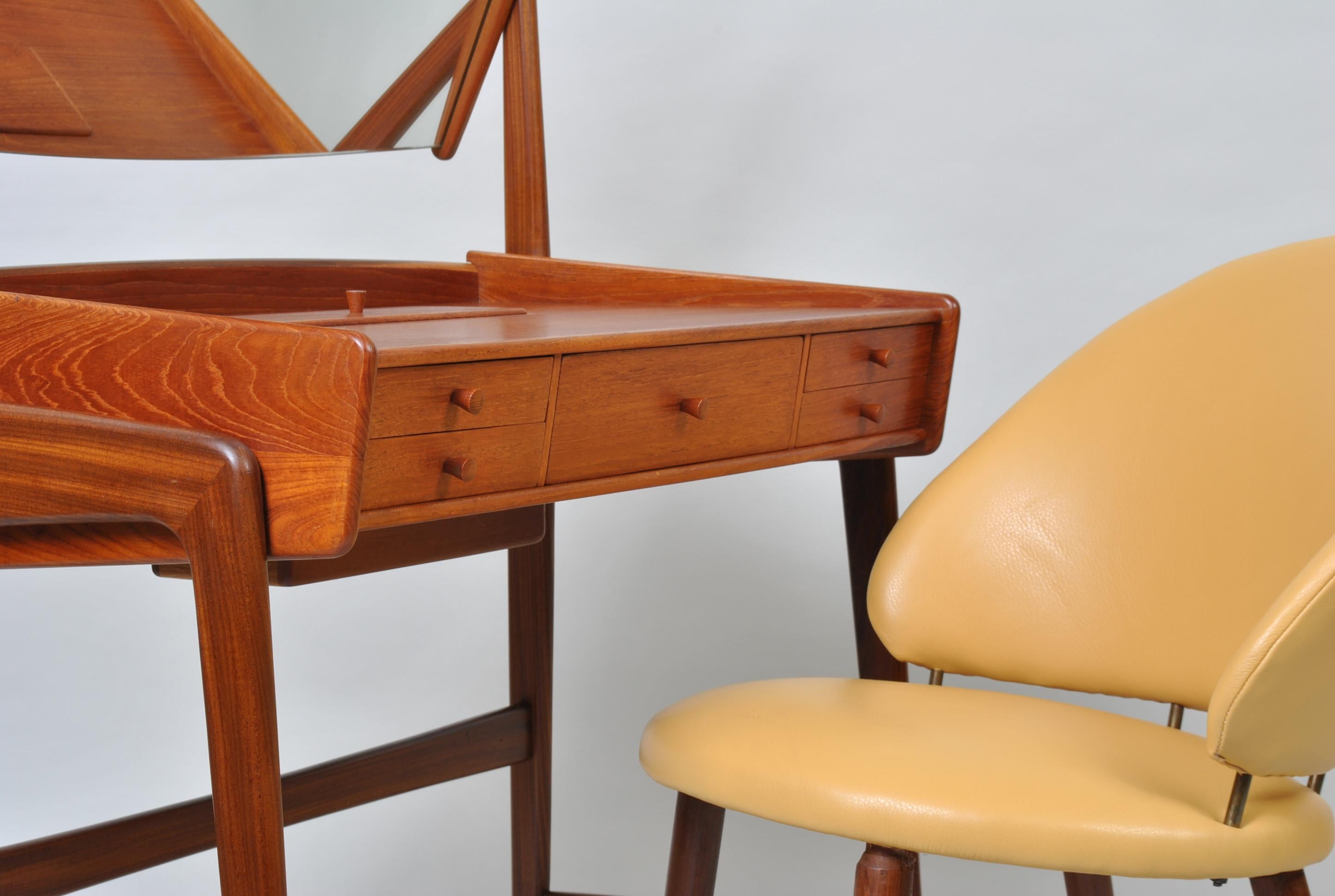 Danish Vanity Table and Chair, Svend Aage Madsen 6