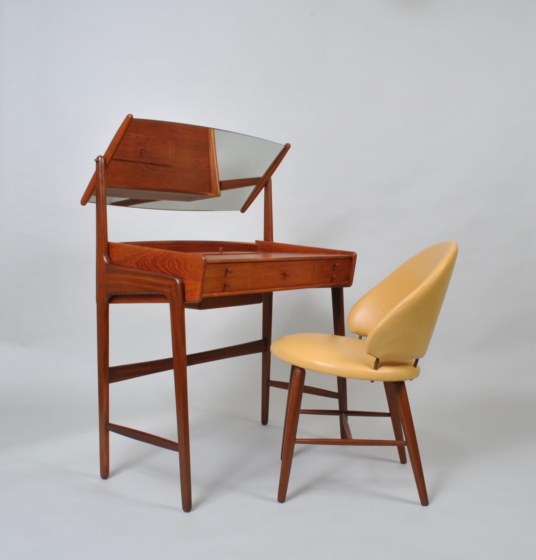 Danish Vanity Table and Chair, Svend Aage Madsen 7