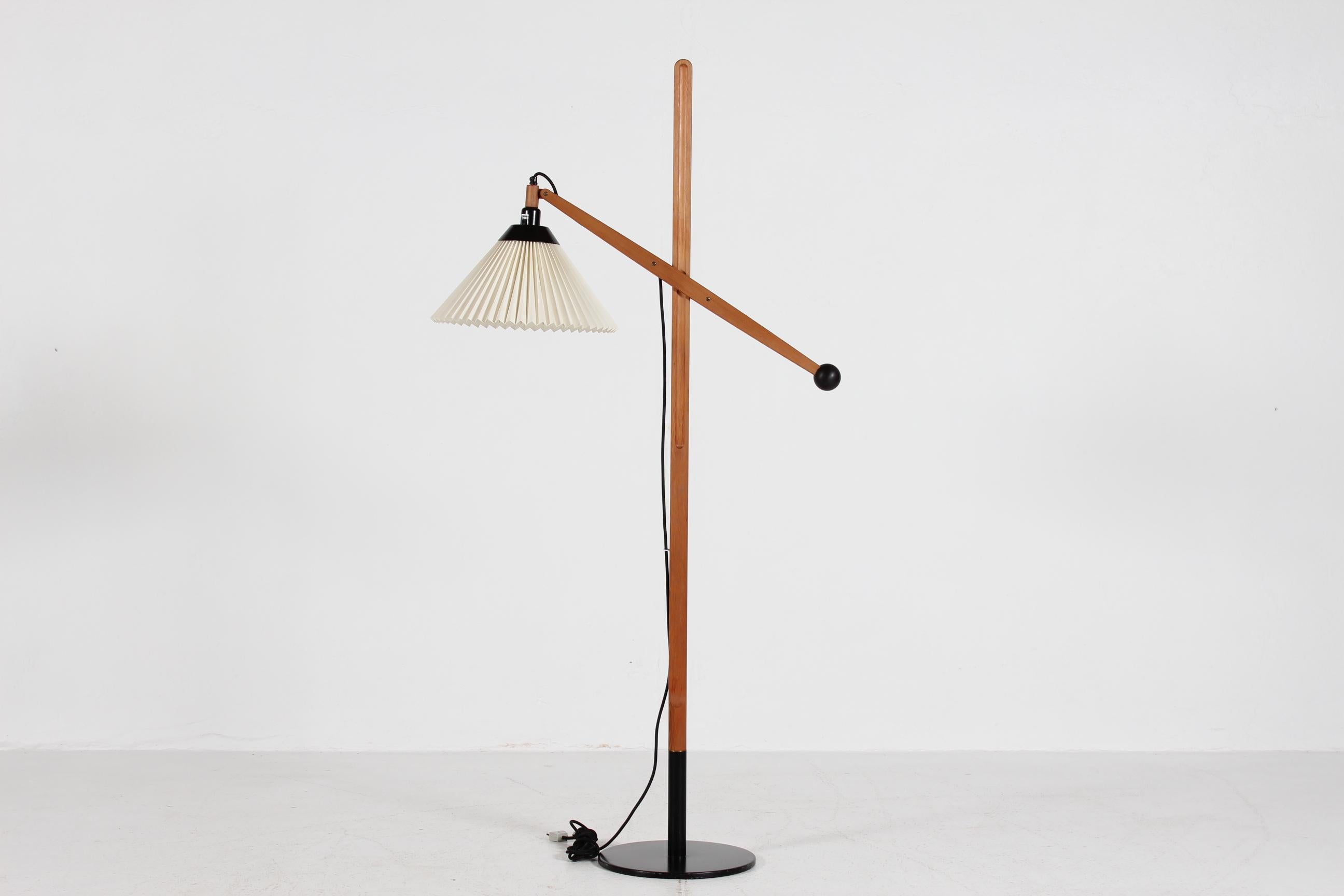 Danish Vilhelm Wohlert Origon Pine Adjustable Floor Lamp 325 Le Klint Shade 70s For Sale 3