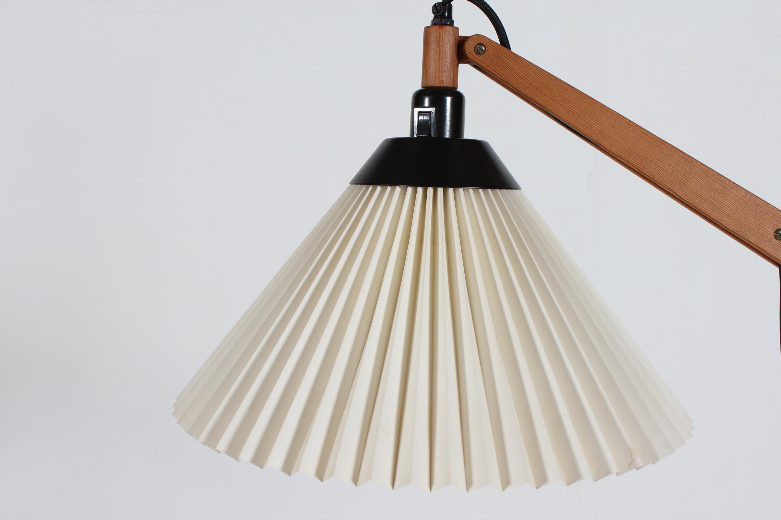 Danish Vilhelm Wohlert Origon Pine Adjustable Floor Lamp 325 Le Klint Shade 70s For Sale 6
