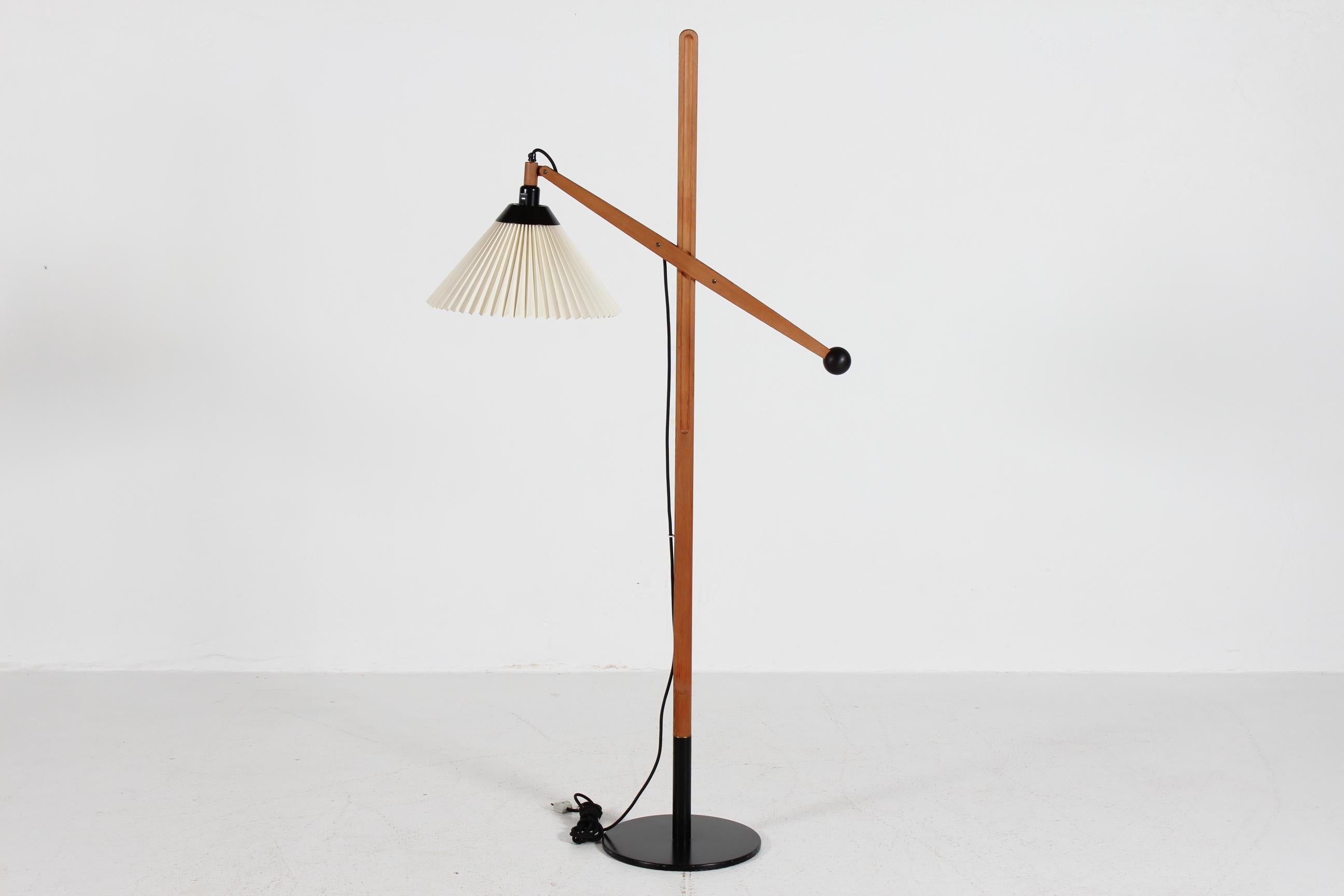 Danish Vilhelm Wohlert Origon Pine Adjustable Floor Lamp 325 Le Klint Shade 70s For Sale 2