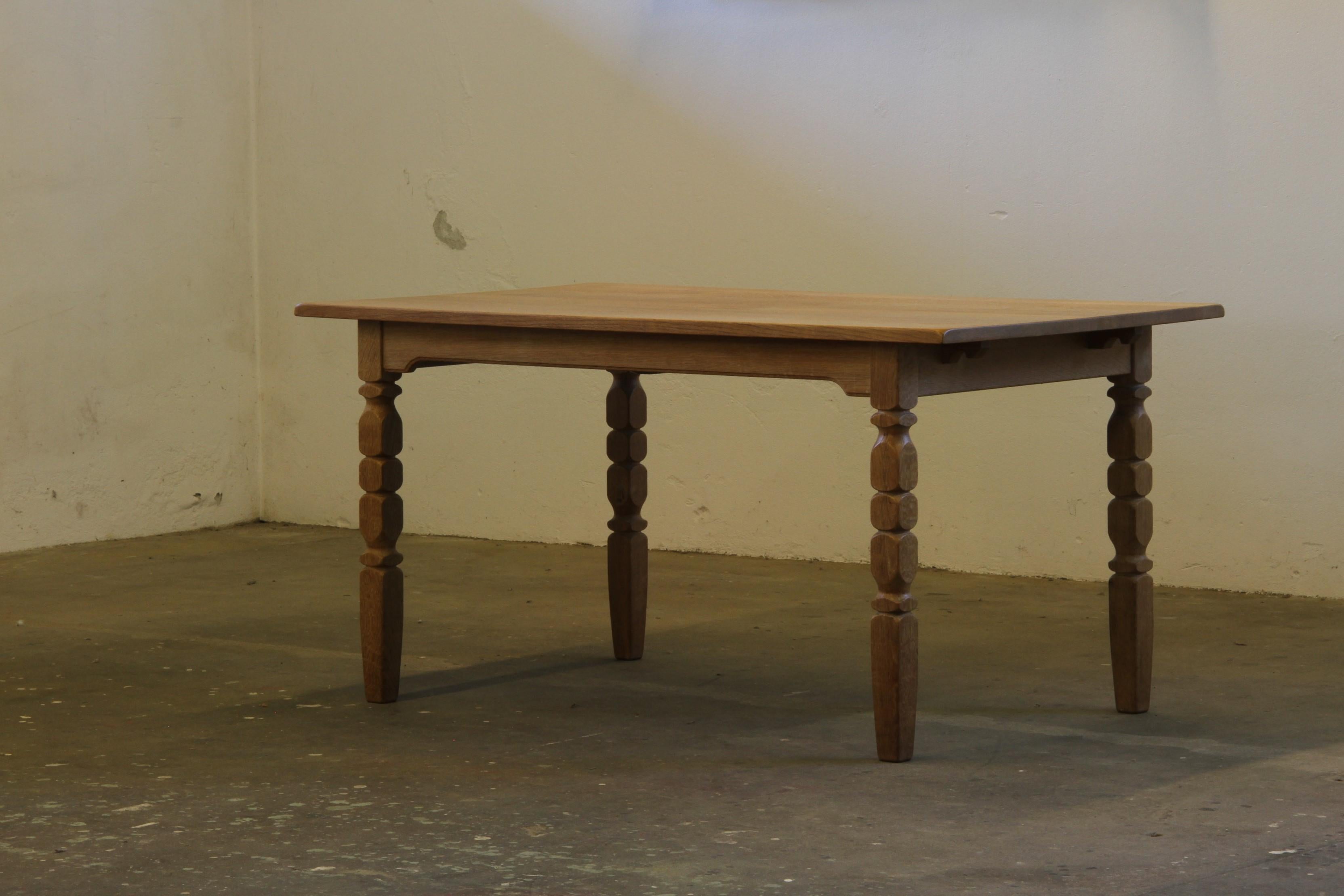Danish Vintage 1960s Extending Dining Table in Light Solid Oak Style of Kjærnulf In Good Condition For Sale In Store Heddinge, DK