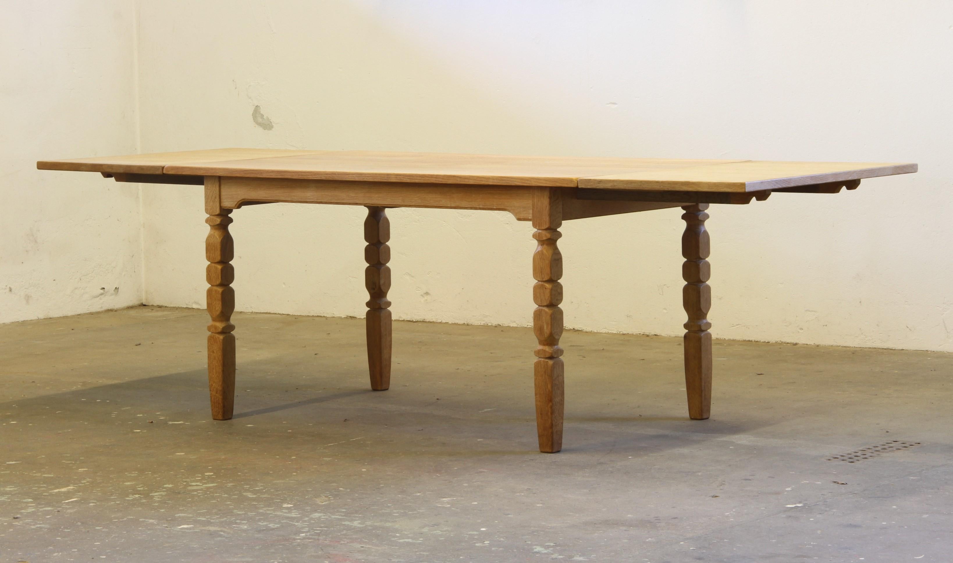 Danish Vintage 1960s Extending Dining Table in Light Solid Oak Style of Kjærnulf For Sale 1