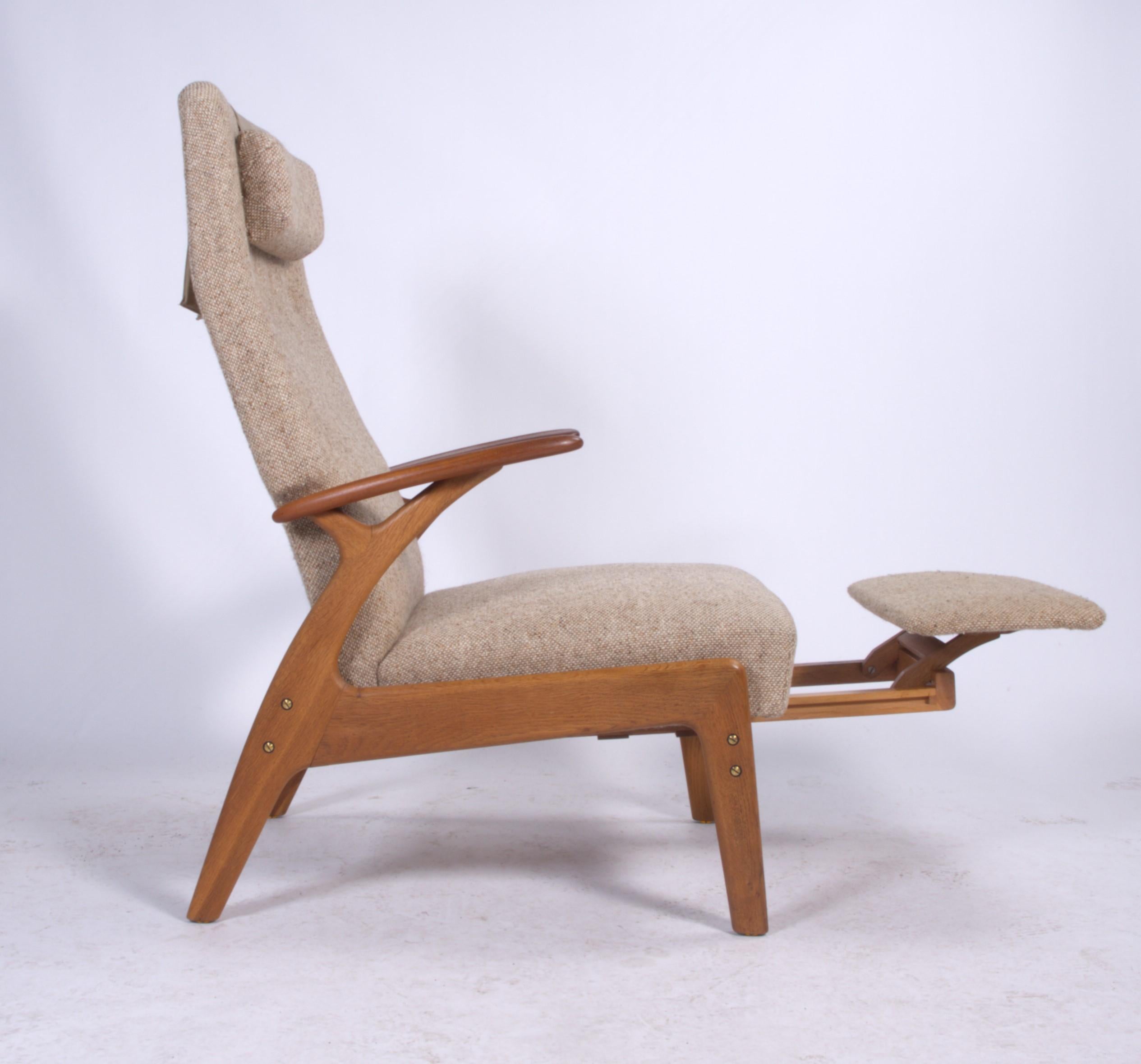 Oak Danish Vintage 1960s Lounge Reclining Chair by Christian Sørensen Model II