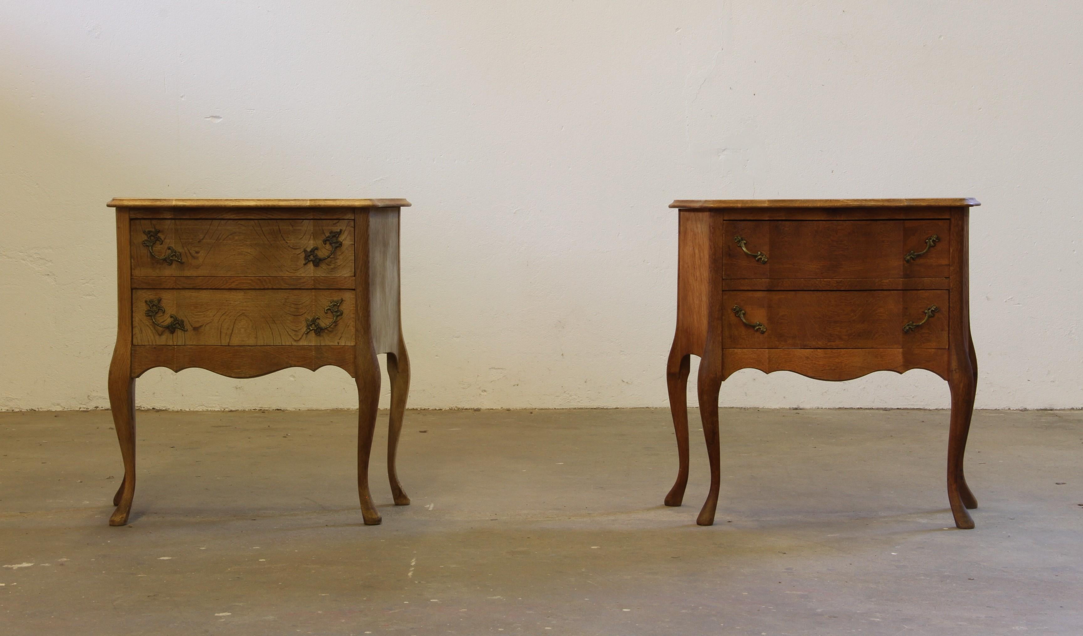 Ottone Comodini in quercia danese vintage degli anni '60, stile Henning Kjærnulf in vendita
