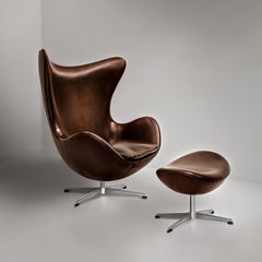 Danish Vintage Arne Jacobsen leather Egg chair and ottoman set for Fritz Hansen