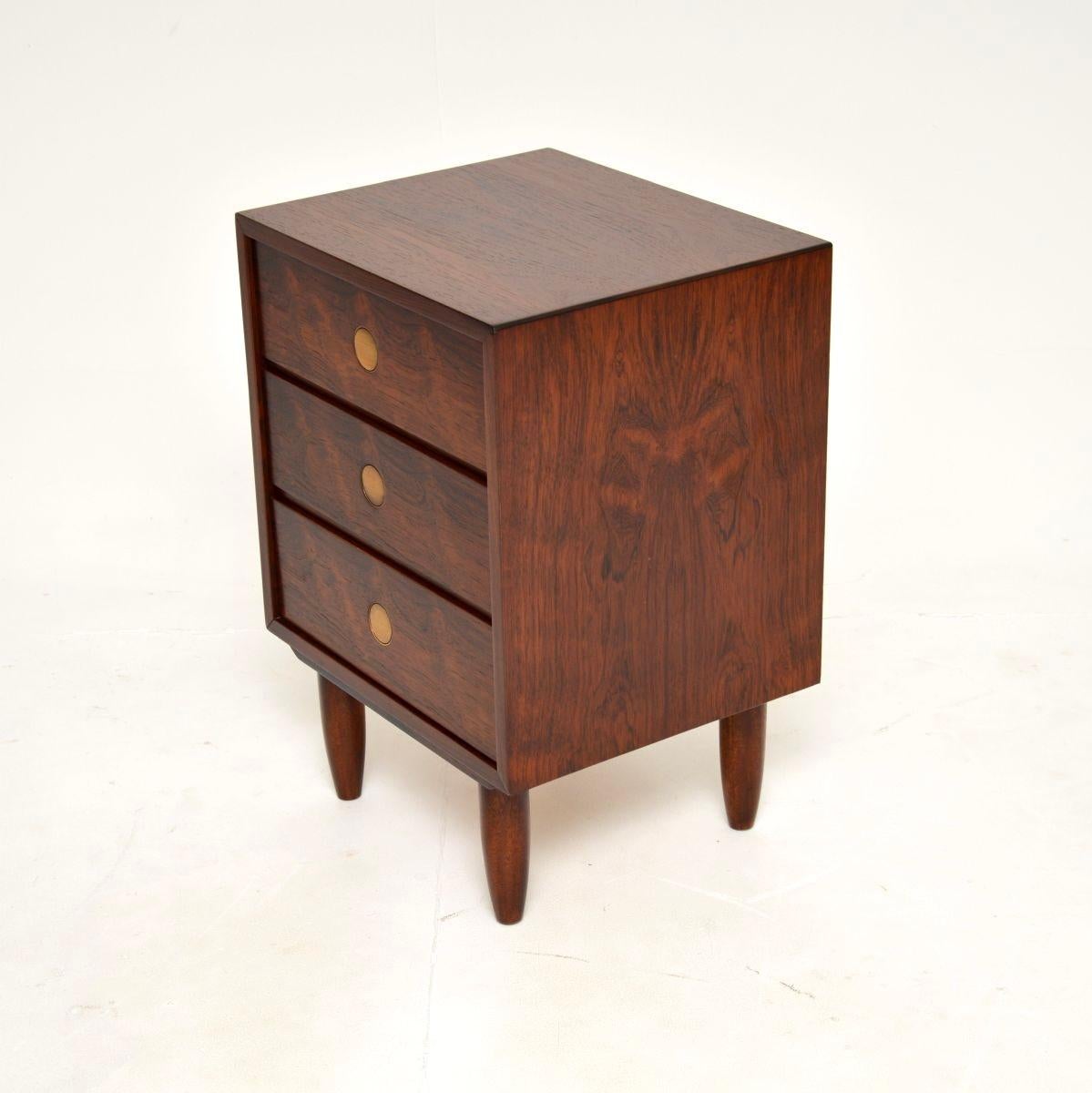 Mesilla de noche vintage danesa de Dyrlund en Bueno estado para la venta en London, GB