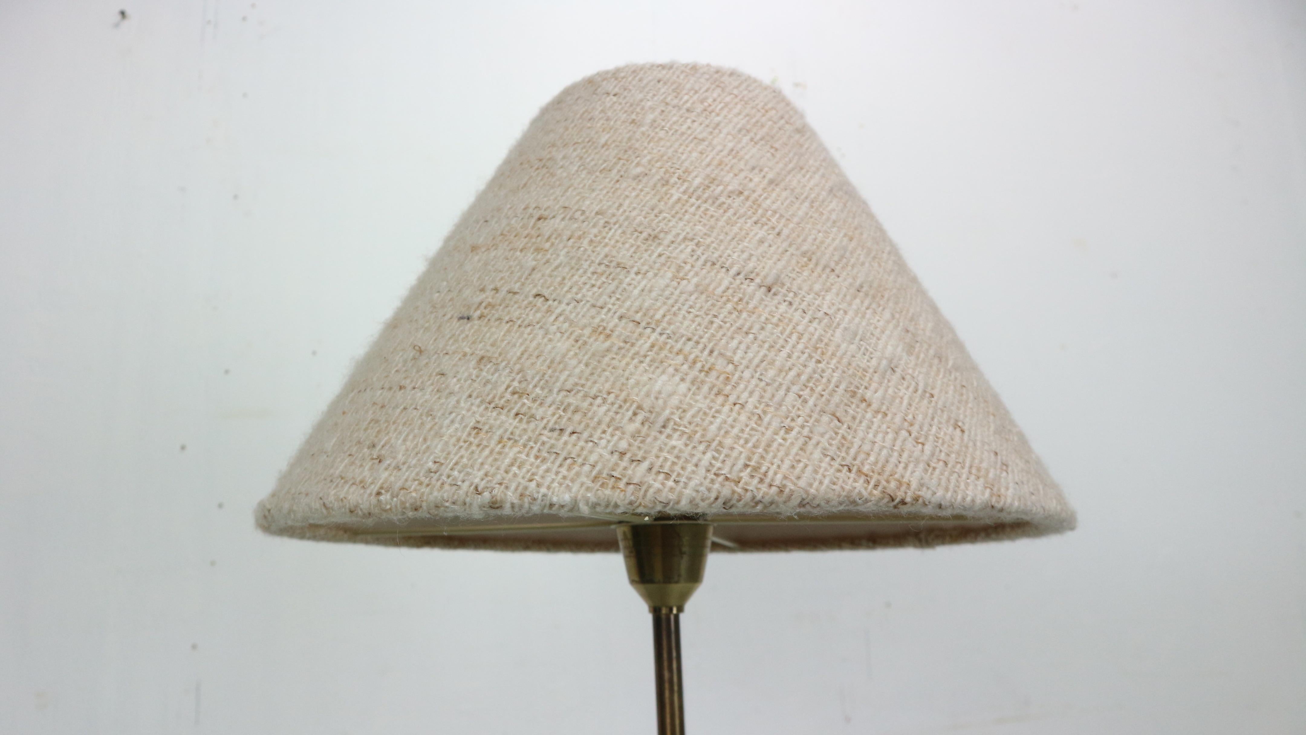 Dänische Vintage Stehlampe aus Messing und Teakholz mit Wollschirm 1960s  im Angebot 8