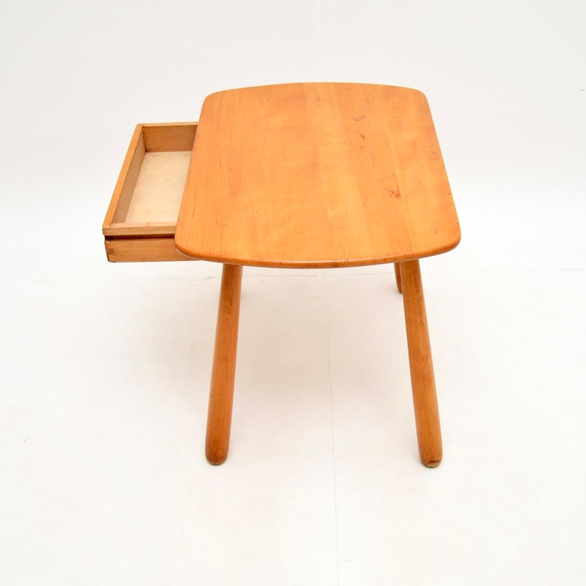 Table basse / d'appoint vintage danoise Bon état - En vente à London, GB
