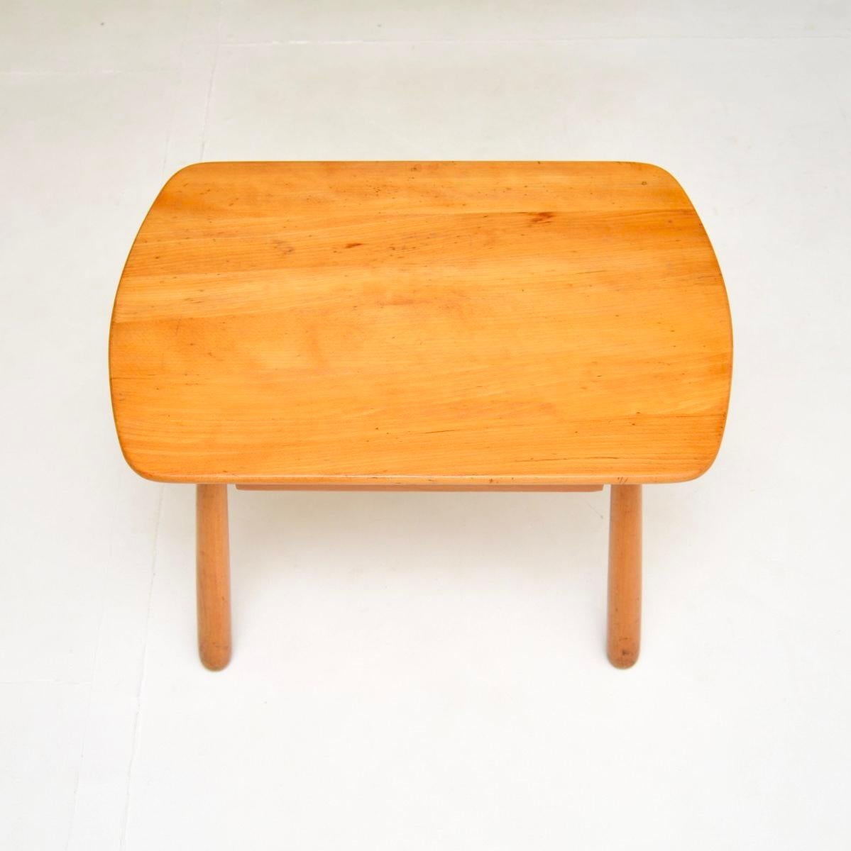 Milieu du XXe siècle Table basse / d'appoint vintage danoise en vente