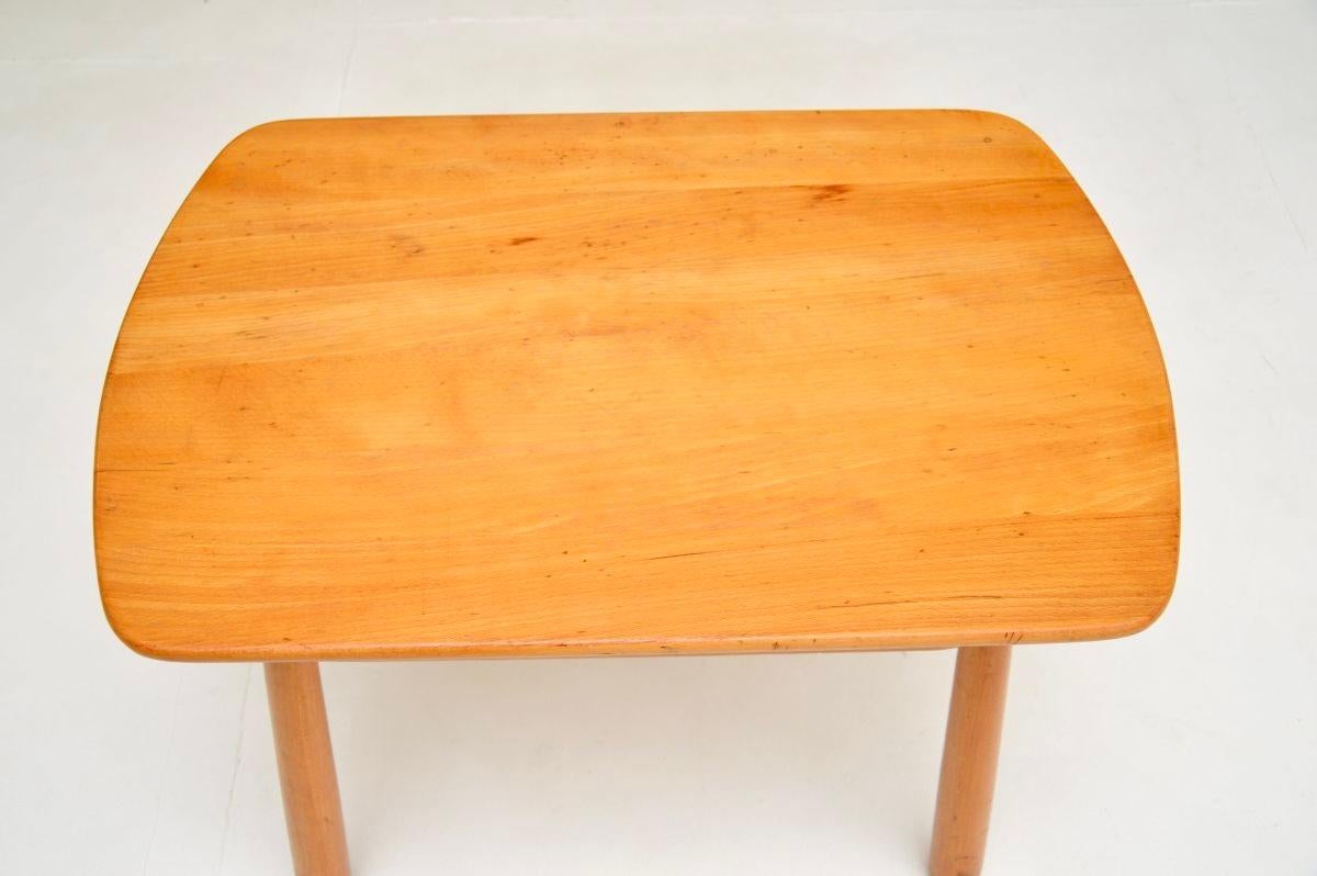 Bouleau Table basse / d'appoint vintage danoise en vente