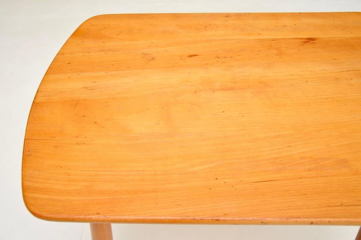 Table basse / d'appoint vintage danoise en vente 1
