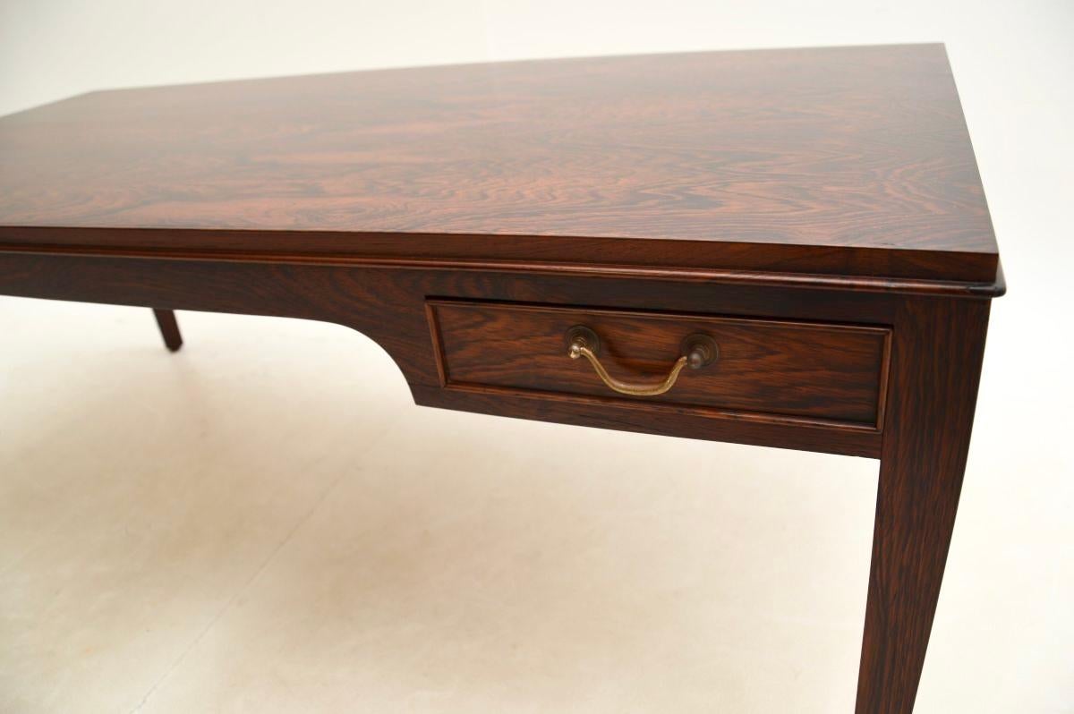 Dänischer Vintage-Couchtisch von Fritz Henningsen im Angebot 4