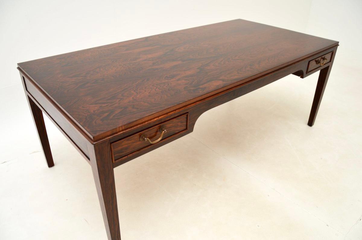 Dänischer Vintage-Couchtisch von Fritz Henningsen im Angebot 5