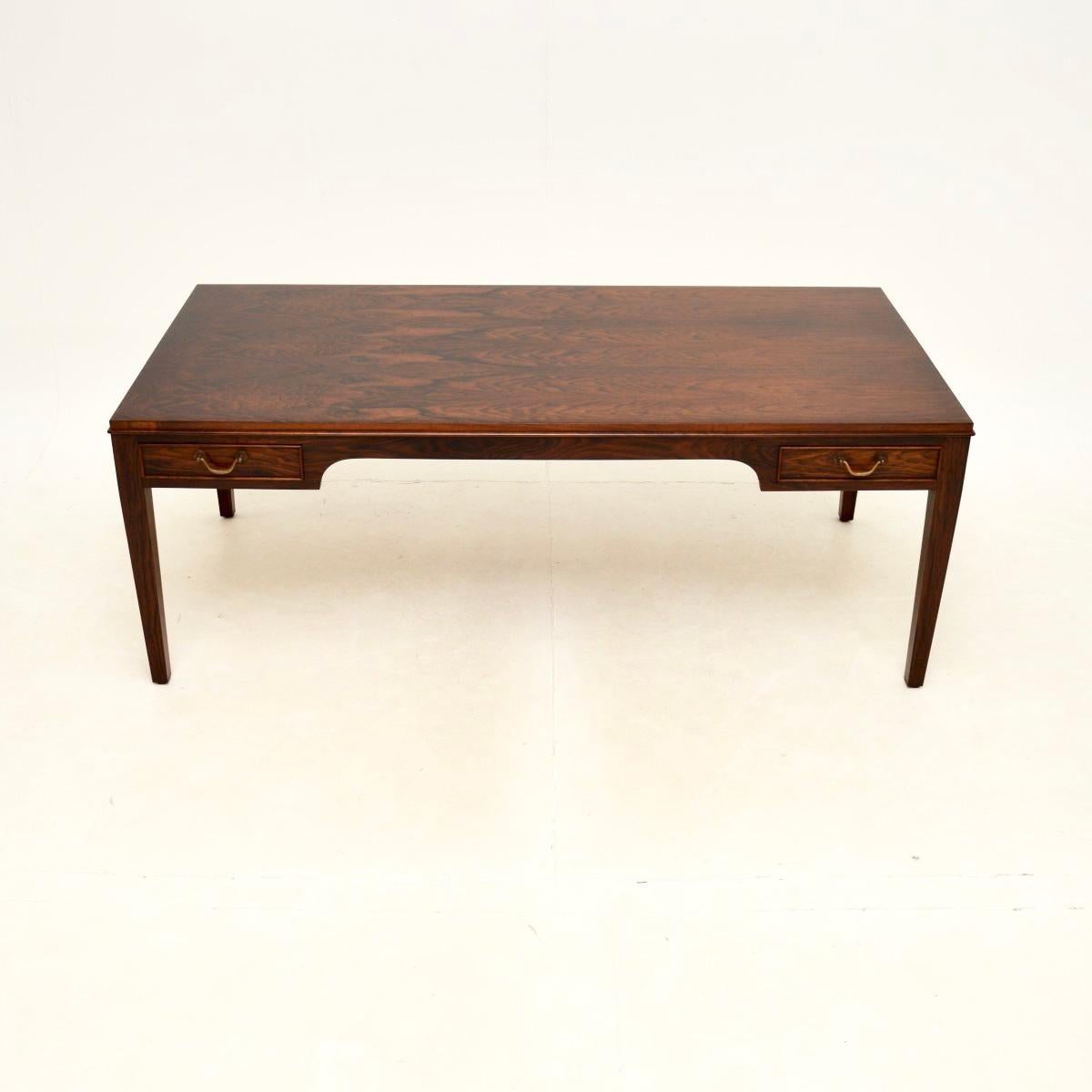 Dänischer Vintage-Couchtisch von Fritz Henningsen (Moderne der Mitte des Jahrhunderts) im Angebot