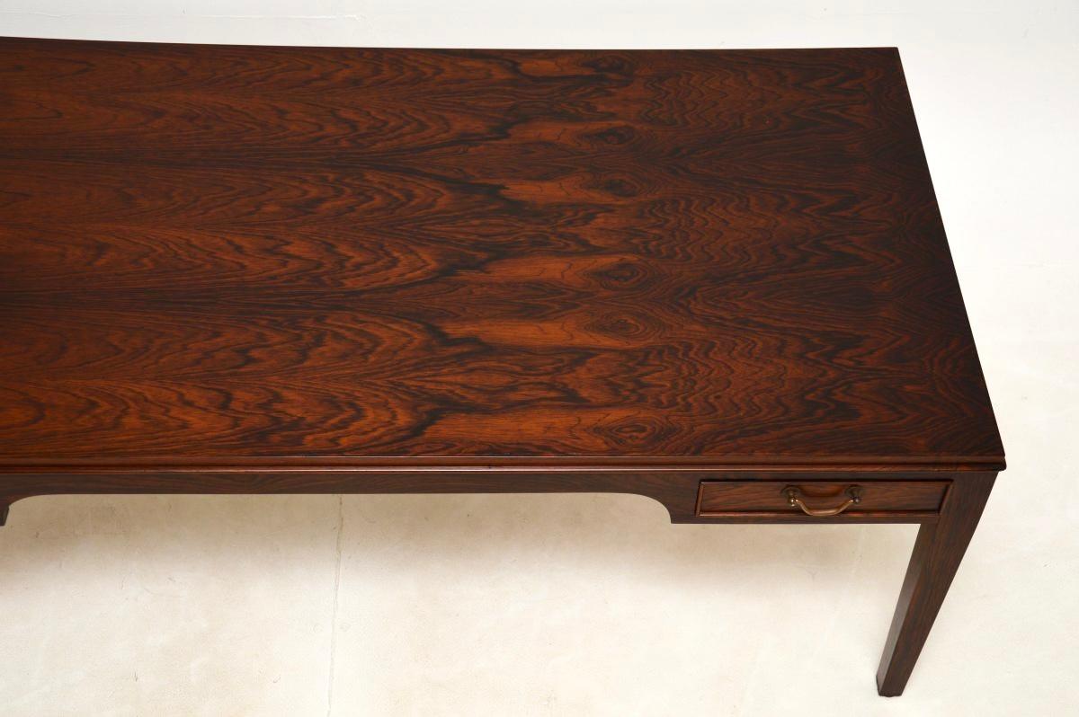 Dänischer Vintage-Couchtisch von Fritz Henningsen im Angebot 2