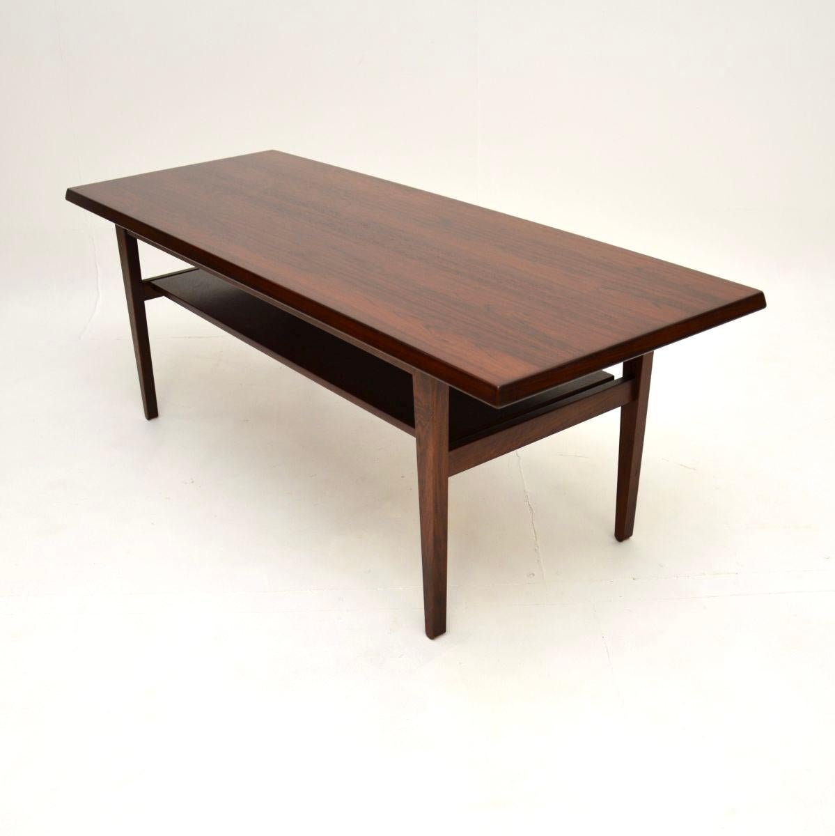 Mid-Century moderno Tavolino da caffè Vintage By in vendita