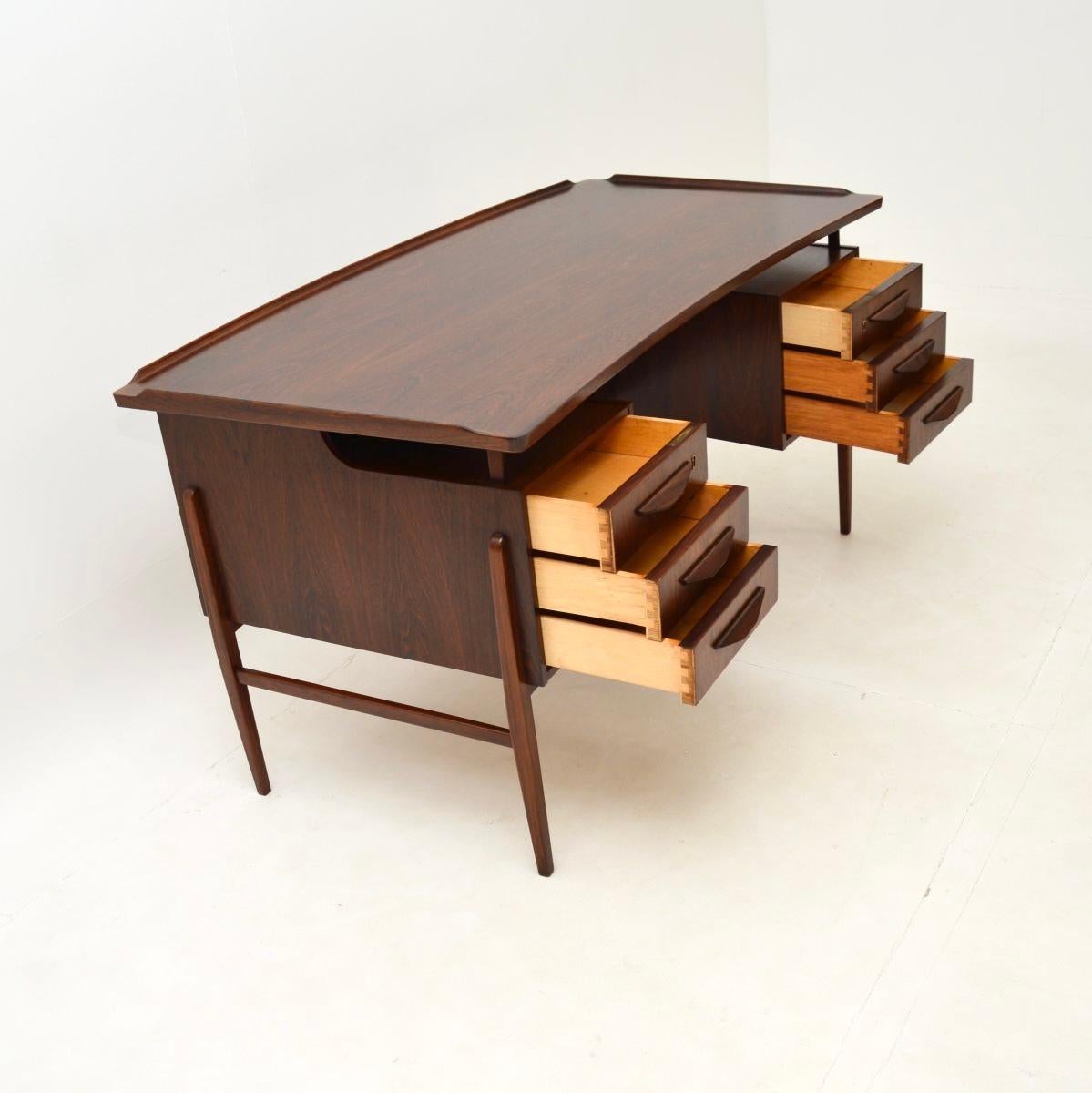Mid-Century moderno Scrivania vintage danese di Svend Aage Madsen in vendita