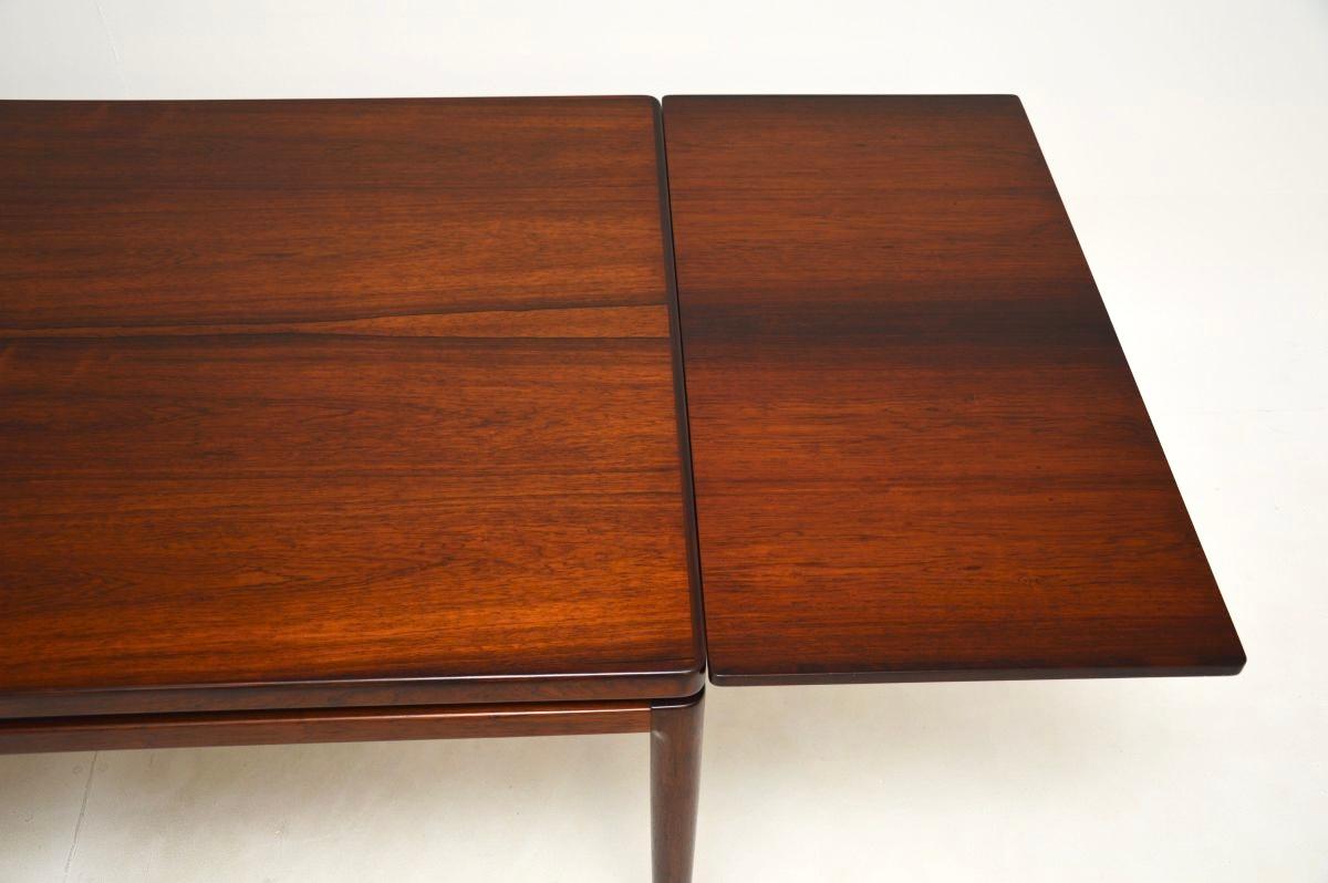 Table et chaises de salle à manger danoises vintage de Johannes Andersen en vente 3