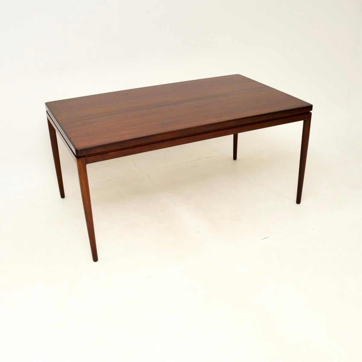 Milieu du XXe siècle Table et chaises de salle à manger danoises vintage de Johannes Andersen en vente