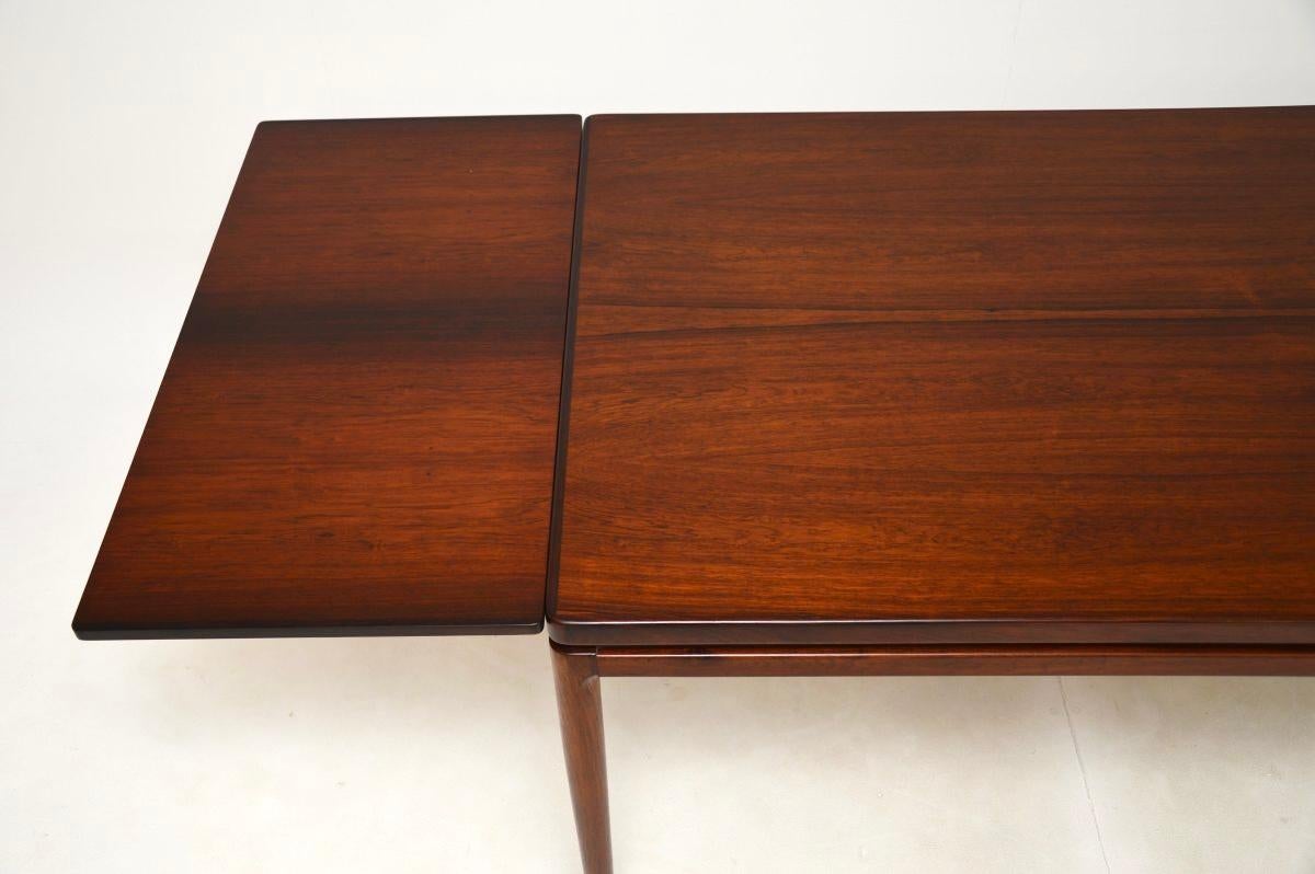 Table et chaises de salle à manger danoises vintage de Johannes Andersen en vente 1