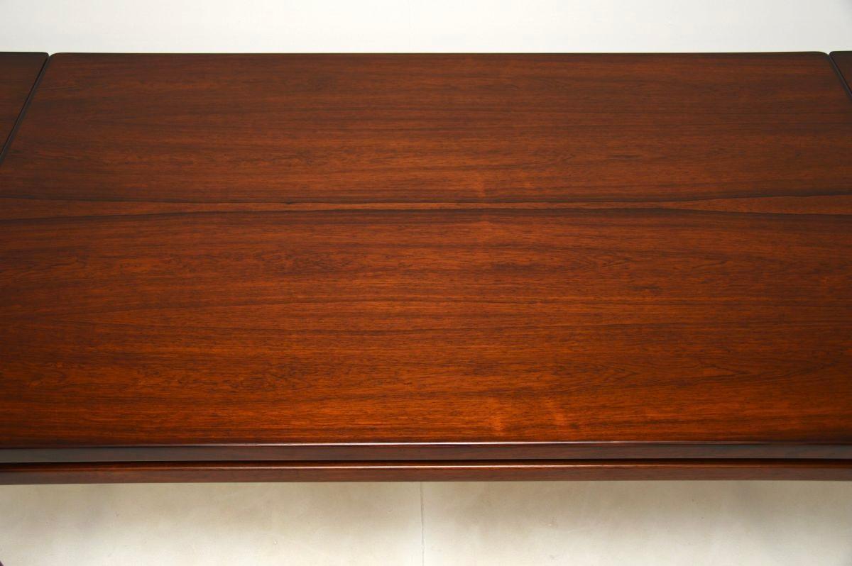 Table et chaises de salle à manger danoises vintage de Johannes Andersen en vente 2