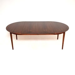 Mesa de comedor vintage danesa de Arne Vodder