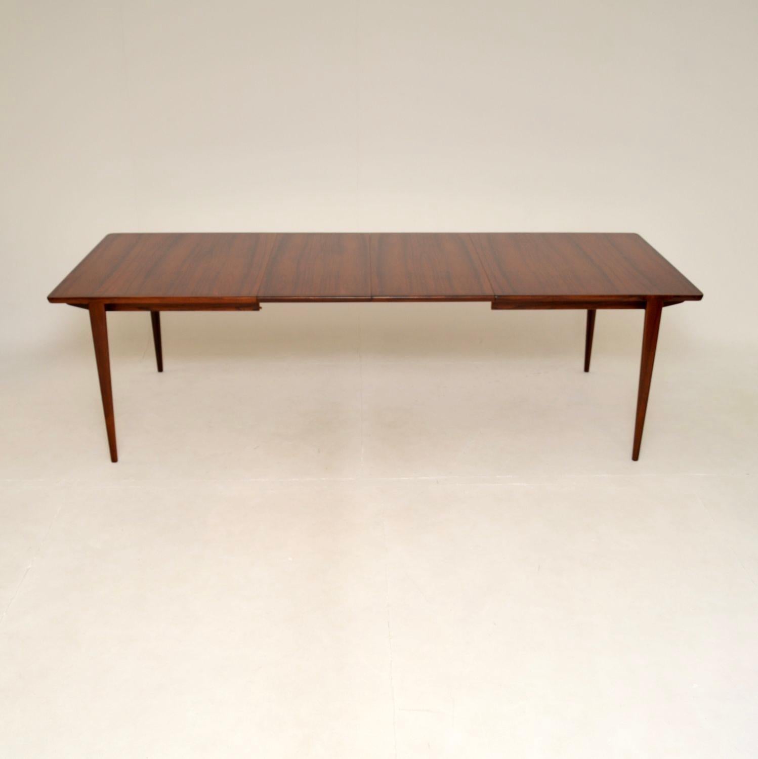 Danish Vintage Dining Table by Henry Rosengren Hansen In Good Condition In London, GB