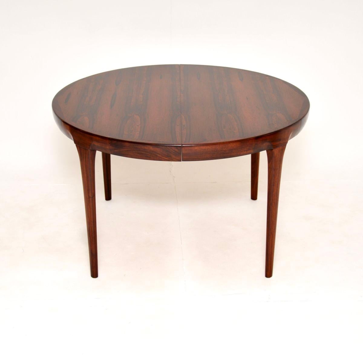 Danois Table de salle à manger danoise Vintage par Ib Kofod-Larsen en vente