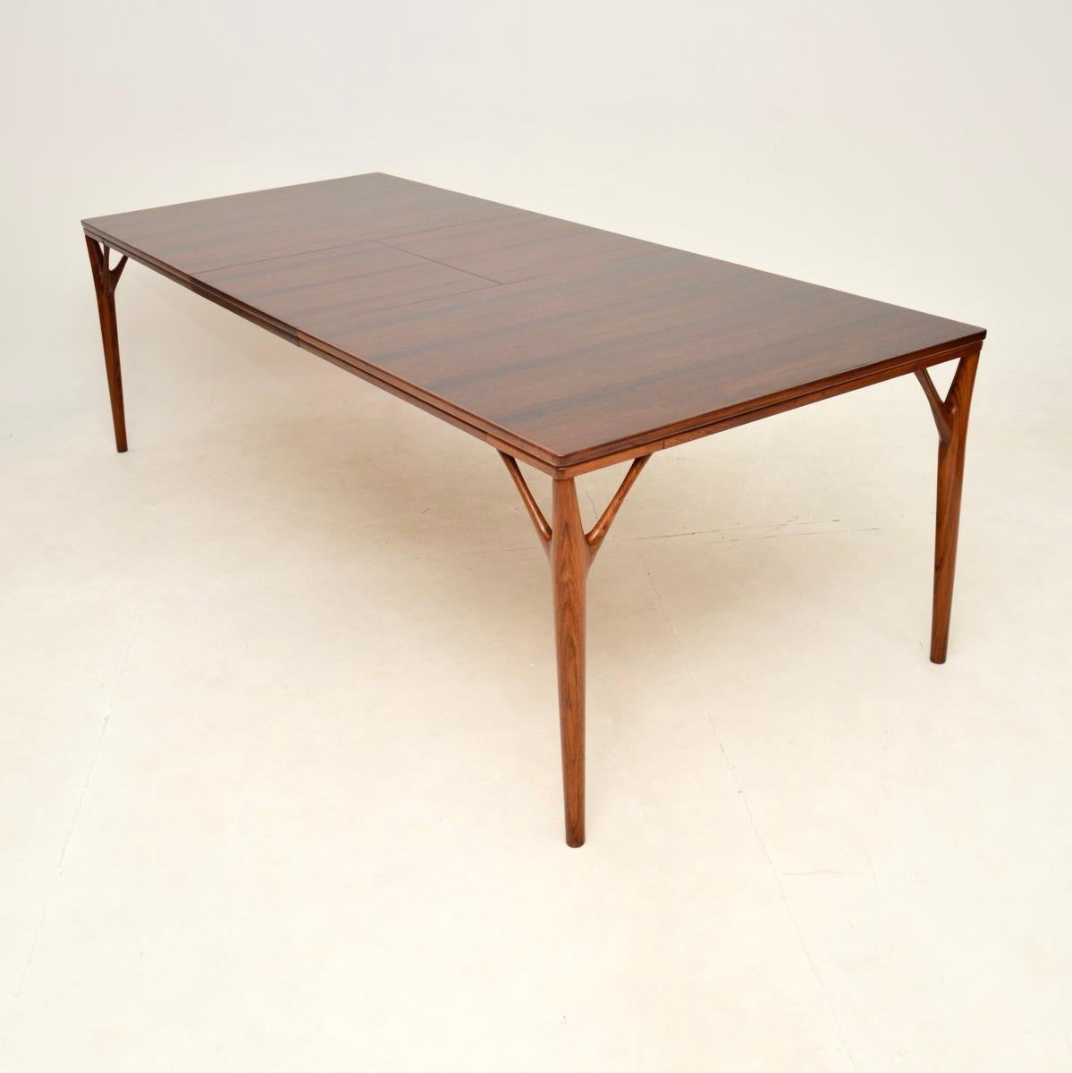 Danish Vintage Dining Table by Willy Sigh In Good Condition For Sale In London, GB