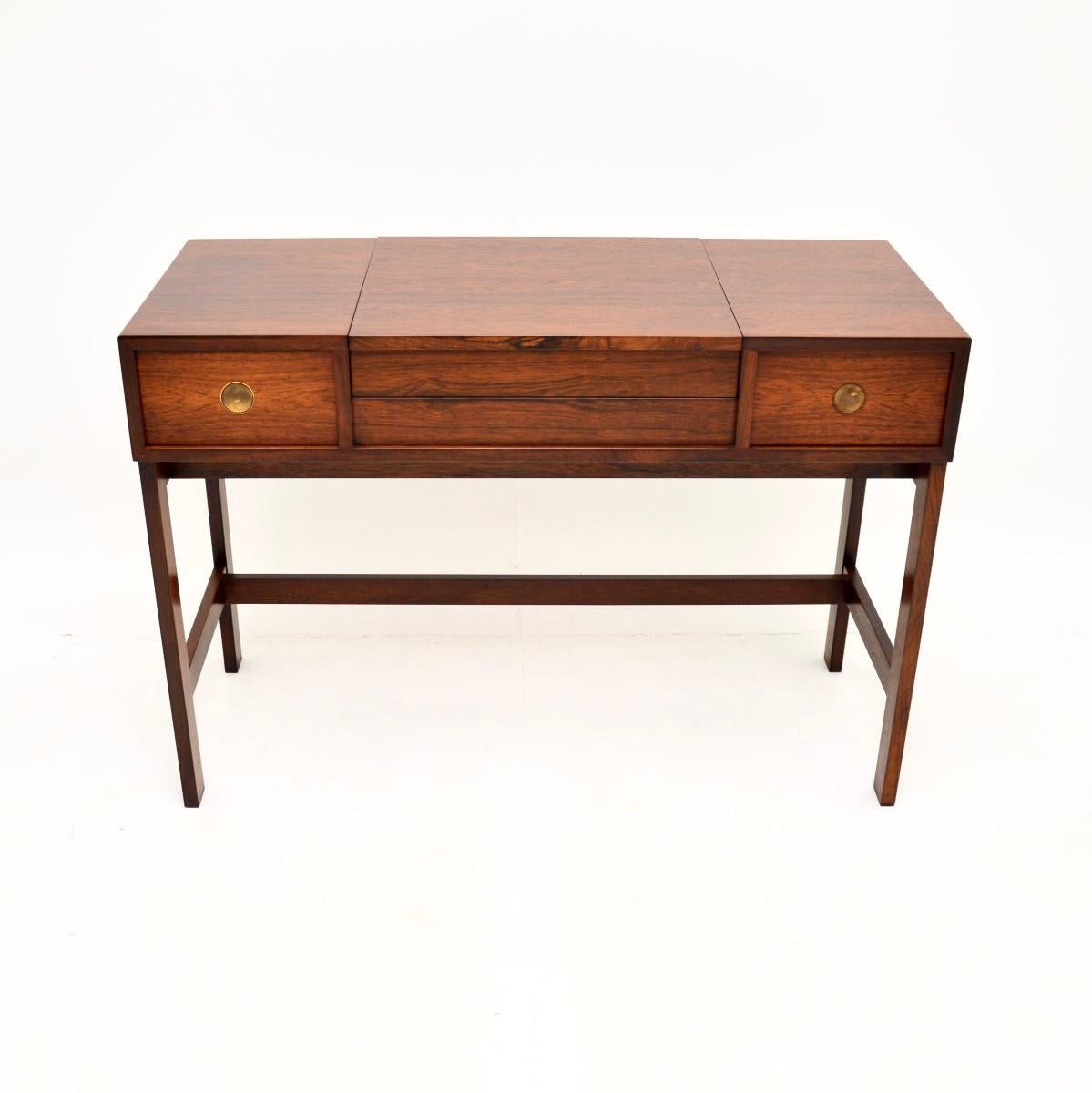 Danish Vintage Dressing Table and Stool by Dyrlund In Good Condition In London, GB