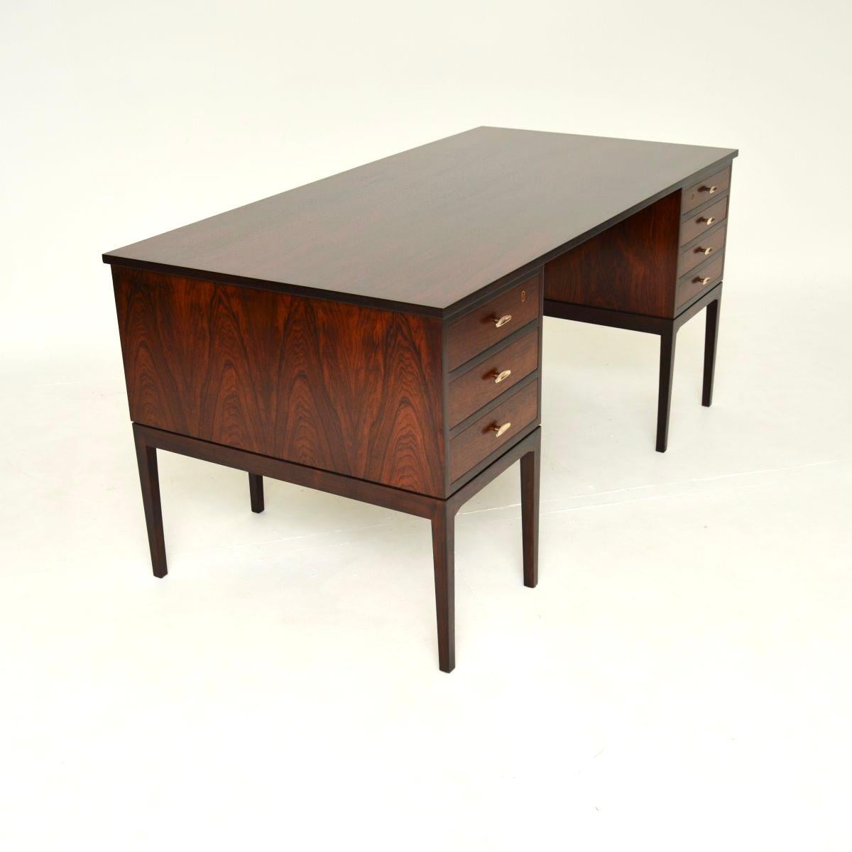 Mid-Century Modern Bureau de direction vintage danois par Arne Holst-Christensen en vente