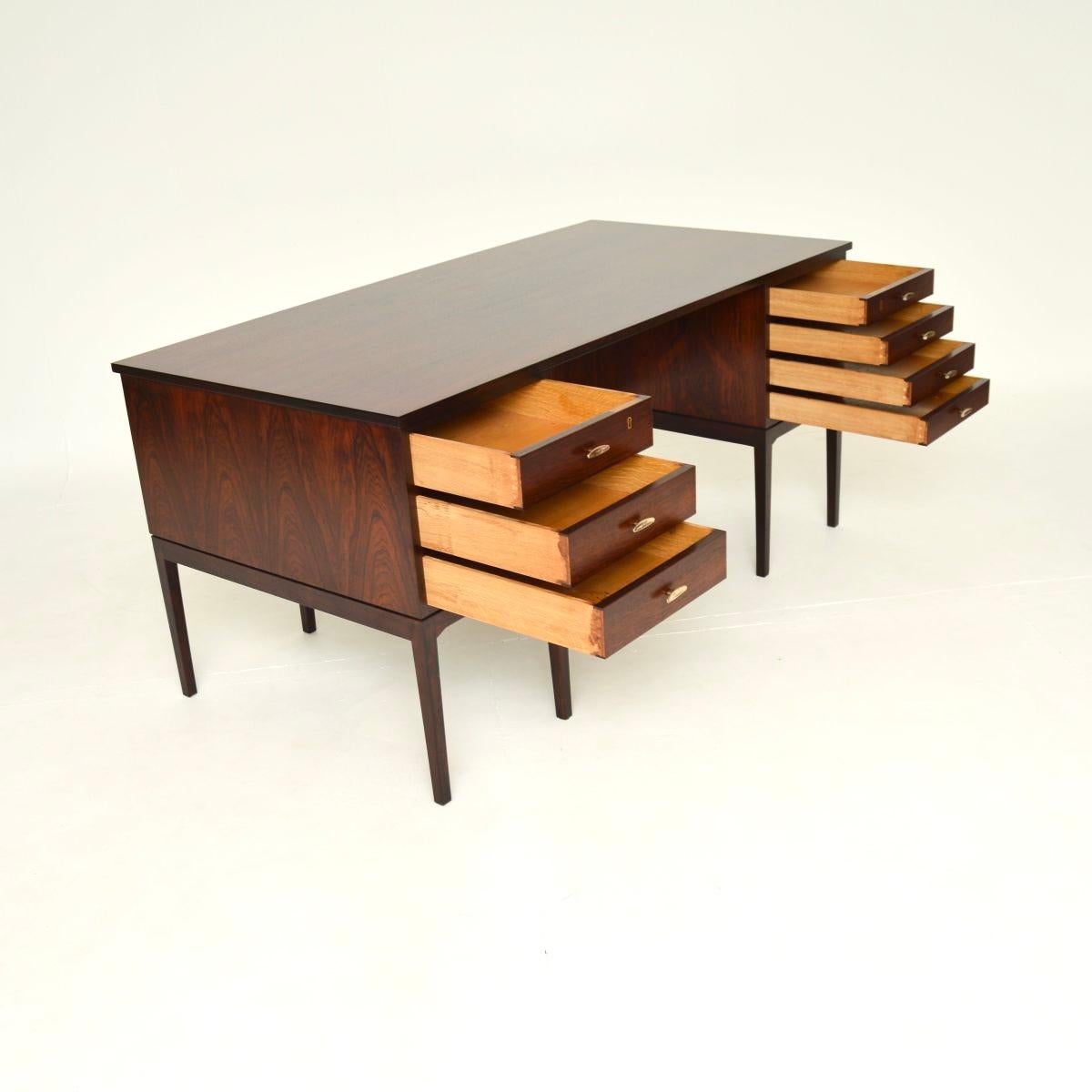 Danois Bureau de direction vintage danois par Arne Holst-Christensen en vente