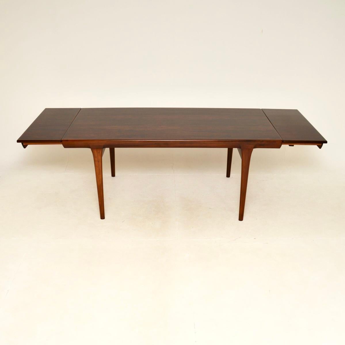 Danish Vintage Extending Dining Table by IB Kofod Larsen In Good Condition For Sale In London, GB
