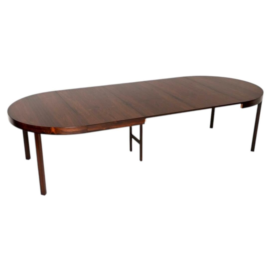 Mesa de comedor extensible vintage danesa, diseñada por Ole Wanscher en venta