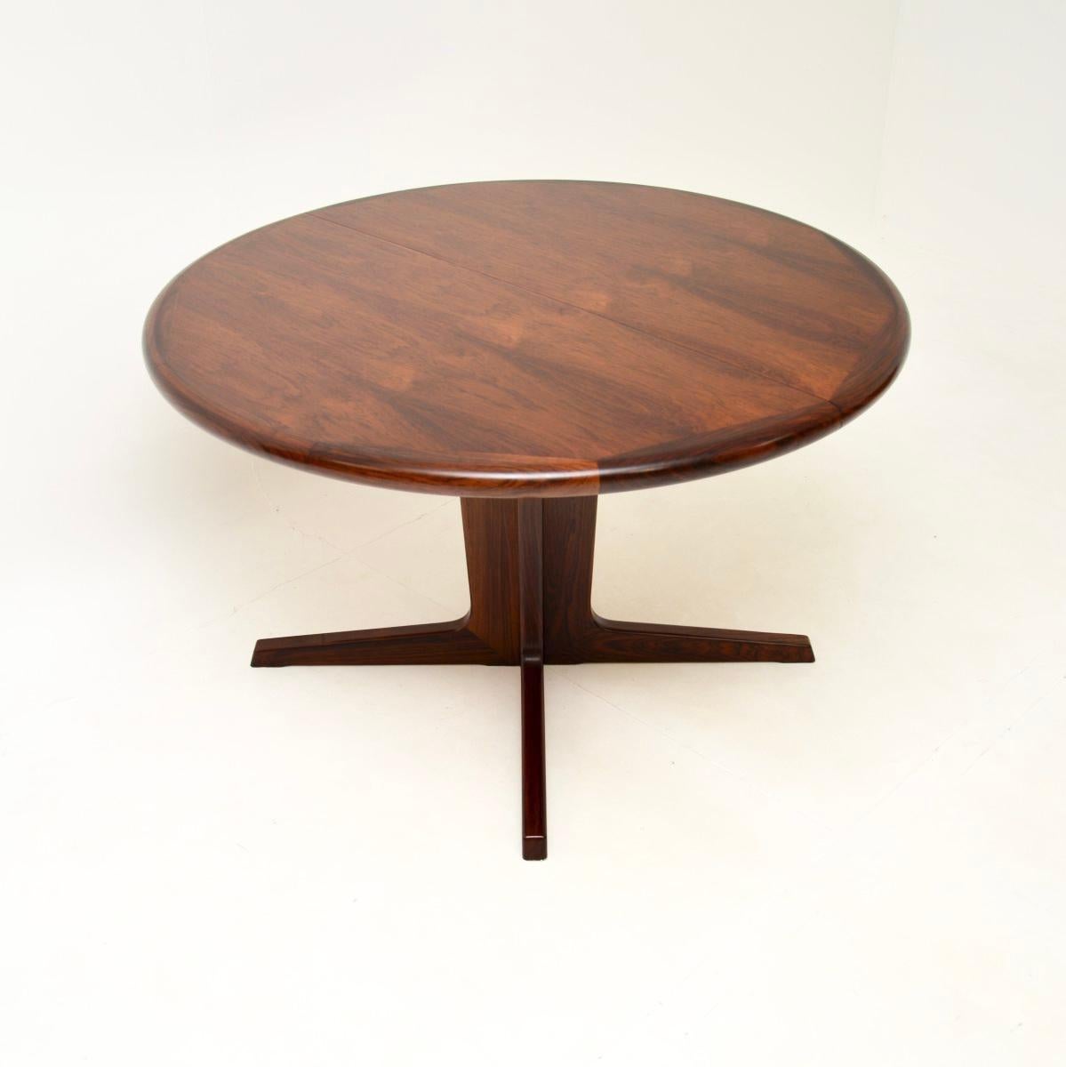 Danish Vintage Extending Dining Table In Good Condition In London, GB