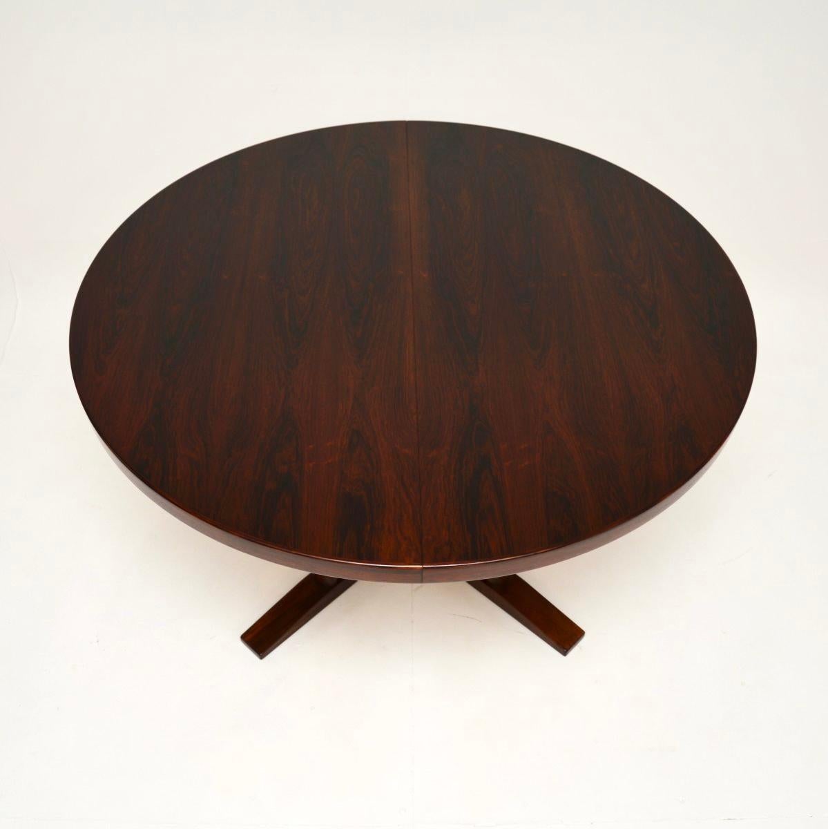Danish Vintage Extending Dining Table In Good Condition For Sale In London, GB
