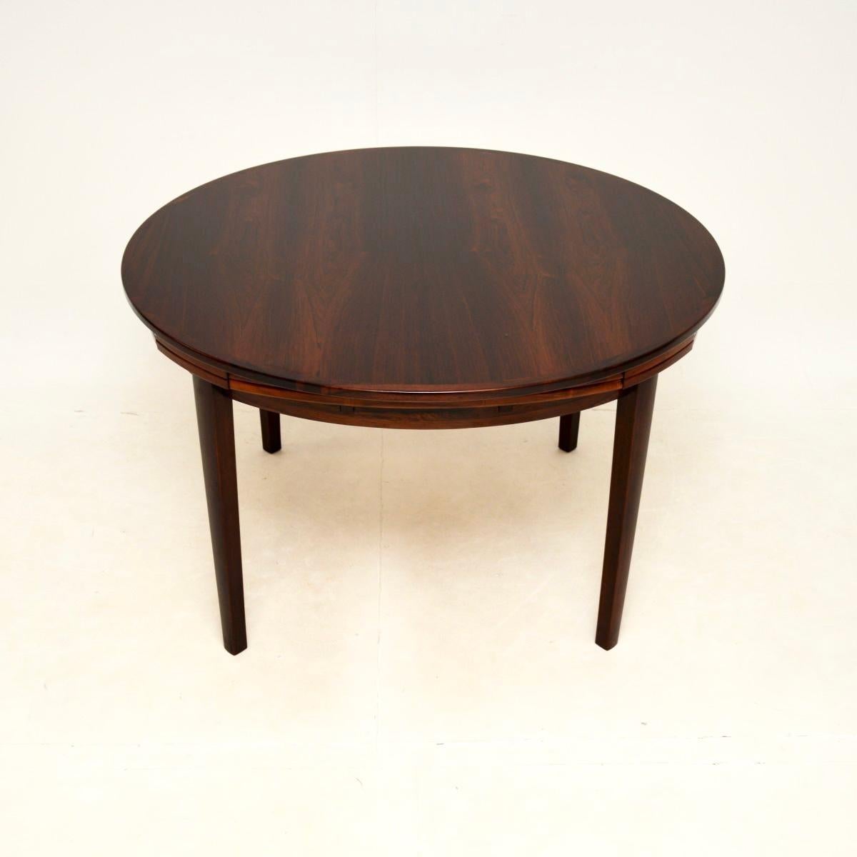 Danois Table de salle à manger lotus danoise vintage à rabat par Dyrlund en vente