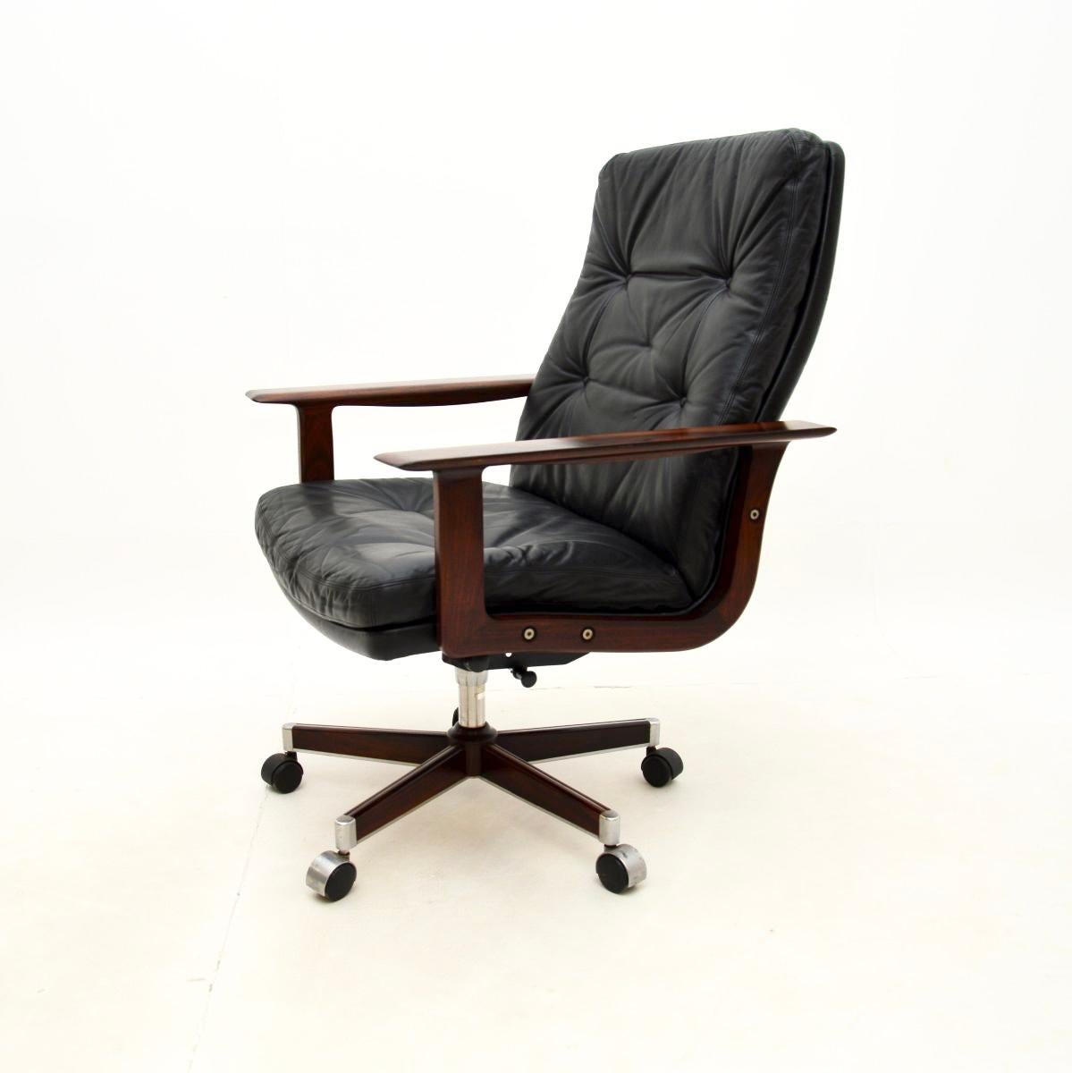 Dänischer Vintage-Schreibtischstuhl aus Leder von Arne Vodder im Zustand „Gut“ im Angebot in London, GB