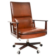 Chaise de bureau danoise vintage en cuir par Arne Vodder