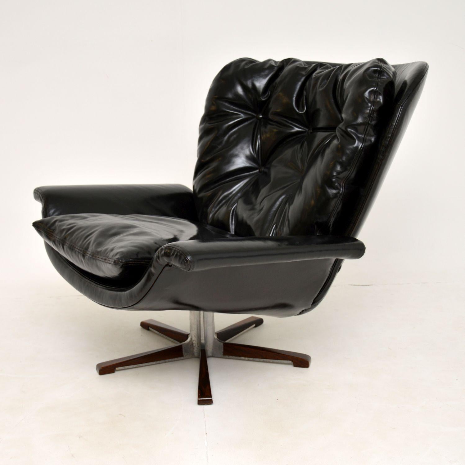 Danish Vintage Leather & Wood Swivel Armchair In Good Condition In London, GB