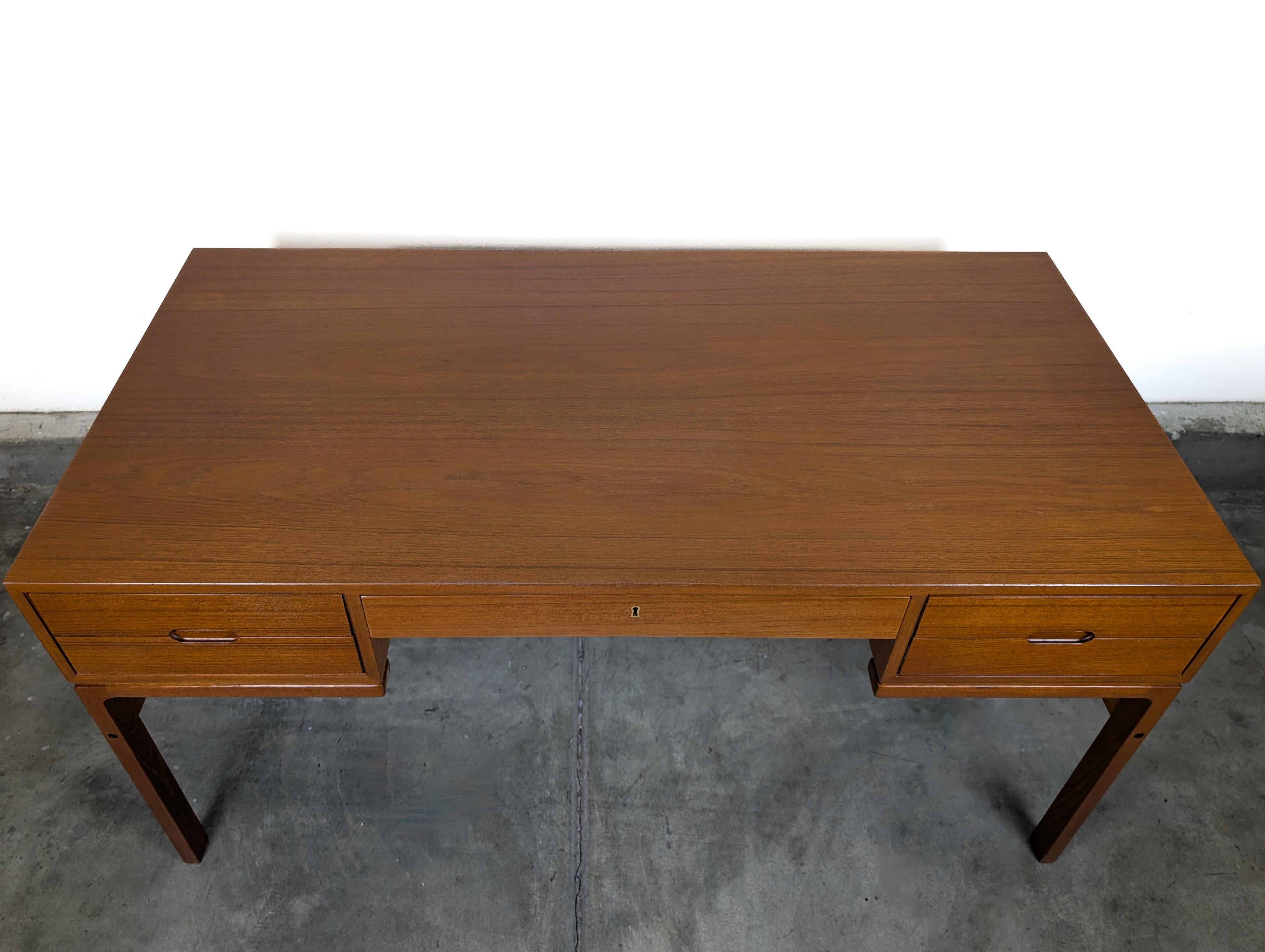 Danish Vintage Mid Century Modern Teak Desk by Arne Wahl Iversen, c.1960s For Sale 10