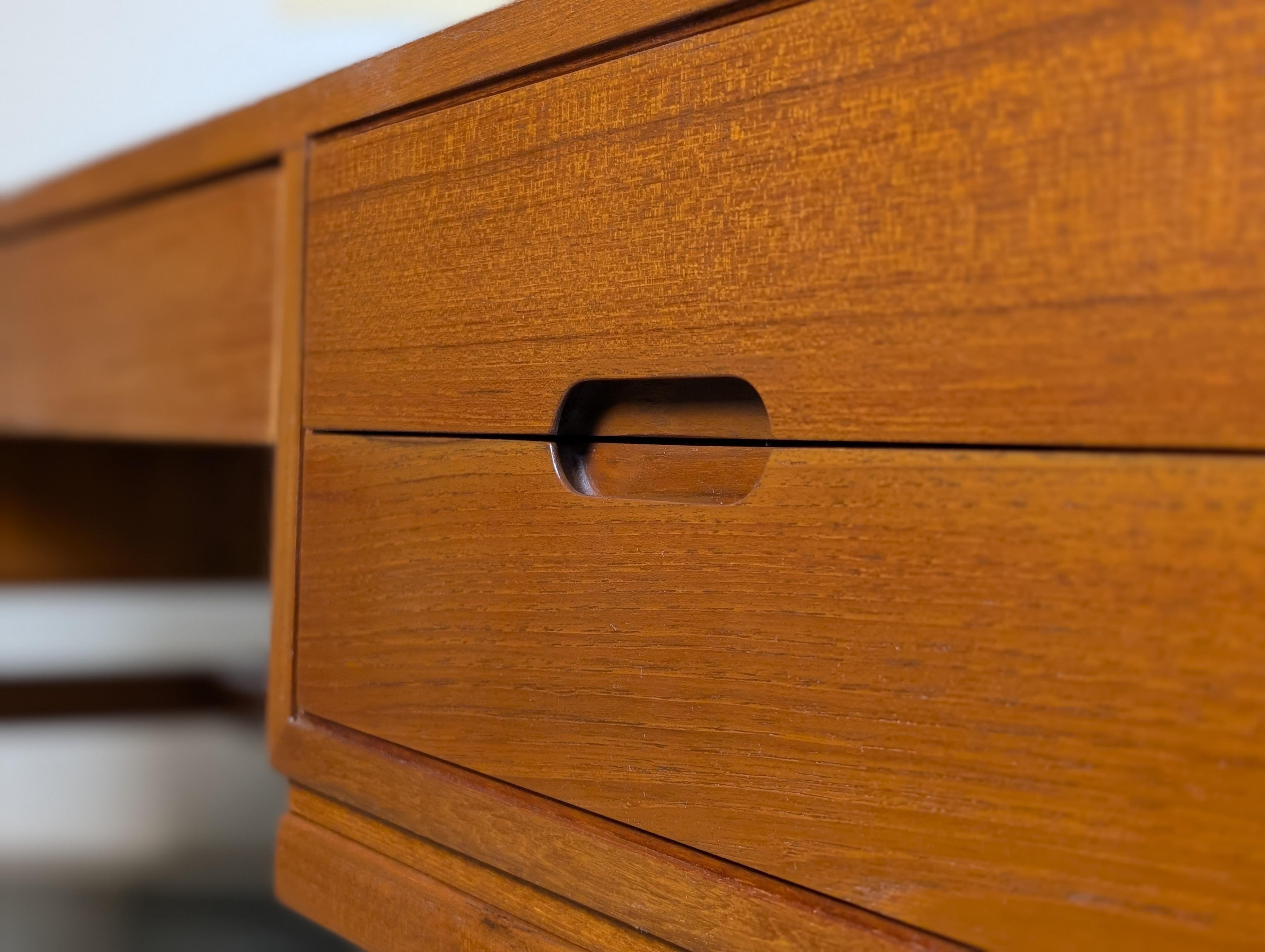Danish Vintage Mid Century Modern Teak Desk by Arne Wahl Iversen, c.1960s For Sale 4