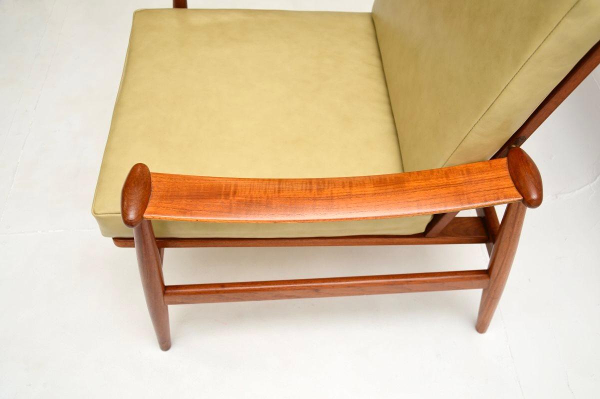 Danish Vintage Model 133 Armchair by Finn Juhl 4