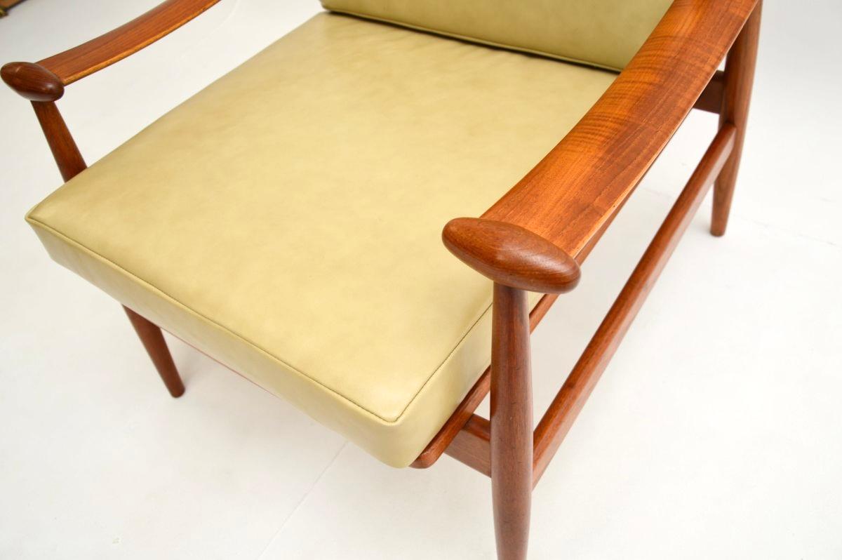 Danish Vintage Model 133 Armchair by Finn Juhl 5