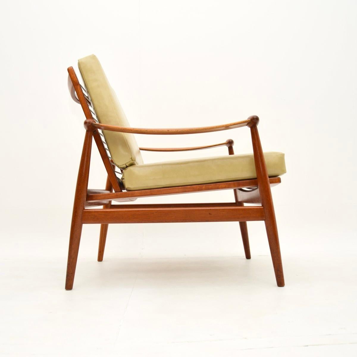 Mid-20th Century Danish Vintage Model 133 Armchair by Finn Juhl