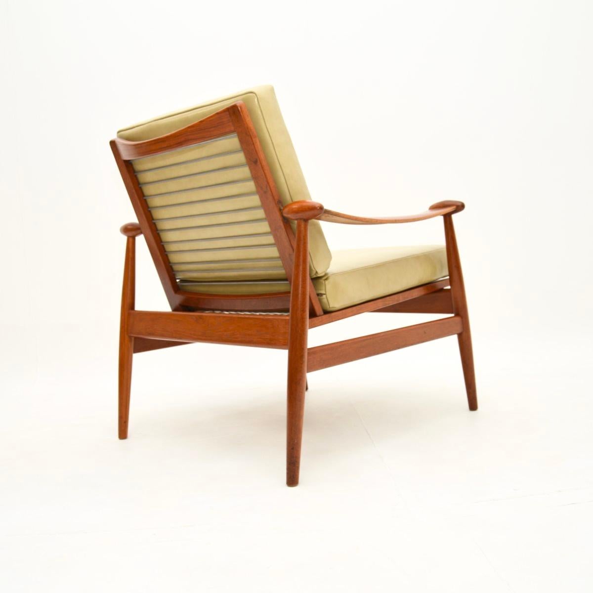 Danish Vintage Model 133 Armchair by Finn Juhl 1